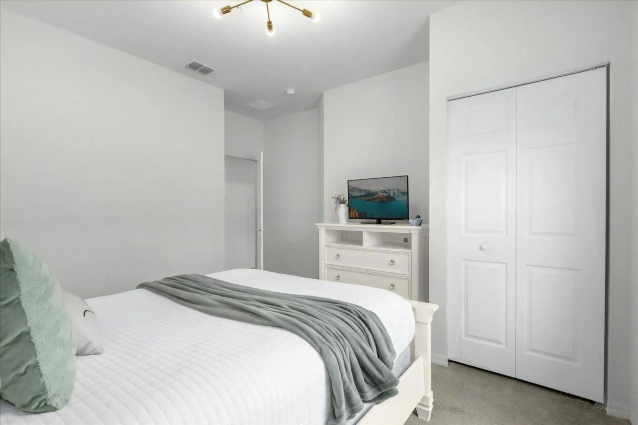 Property building, Bed in 3 Bedrooms 2 Bathrooms Lucaya Village 22-103