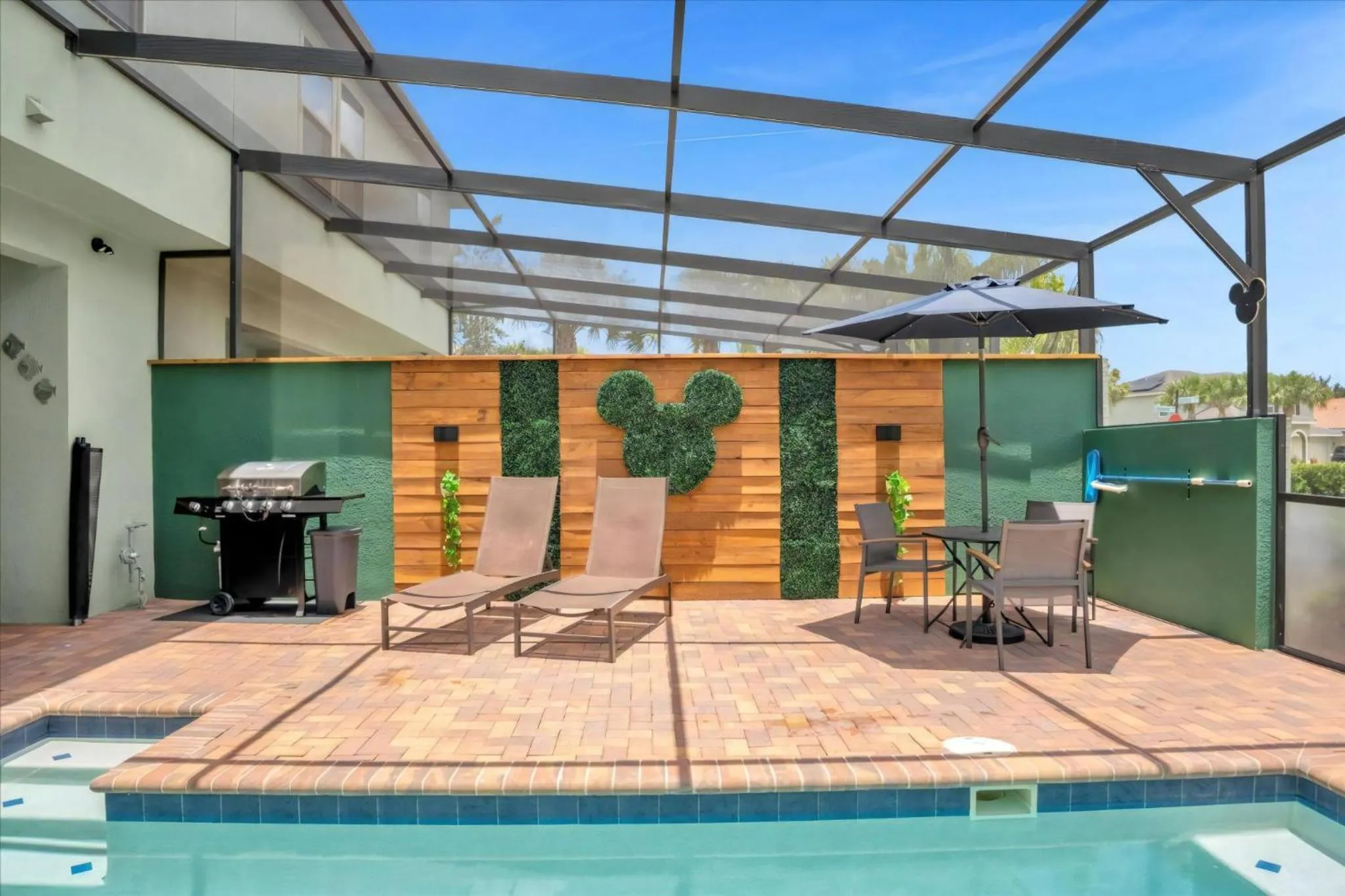 Property building in 5 Bedrooms 4 Bathrooms Solterra 4618 Td