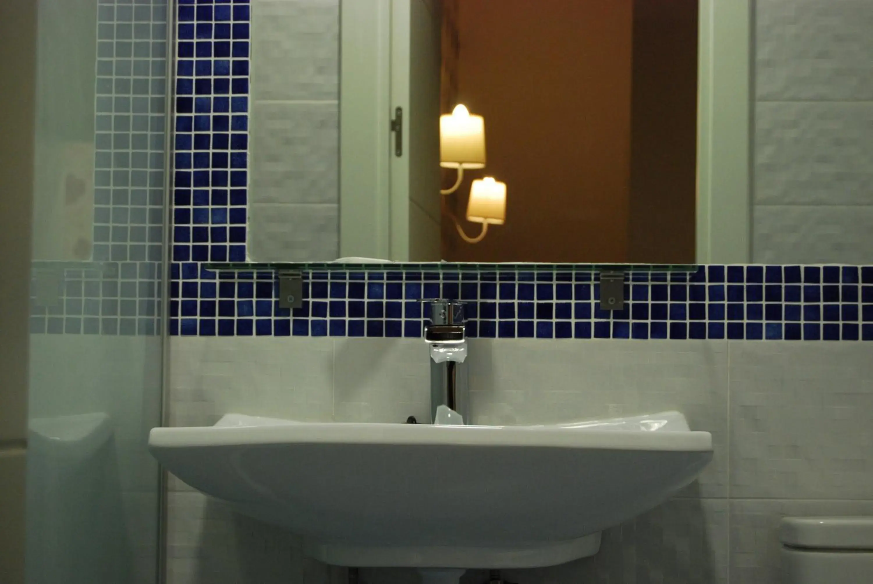 Superior Double or Twin Room in Hostal PETITE MAMAN Superior Double or Twin Room in Hostal PETITE MAMAN