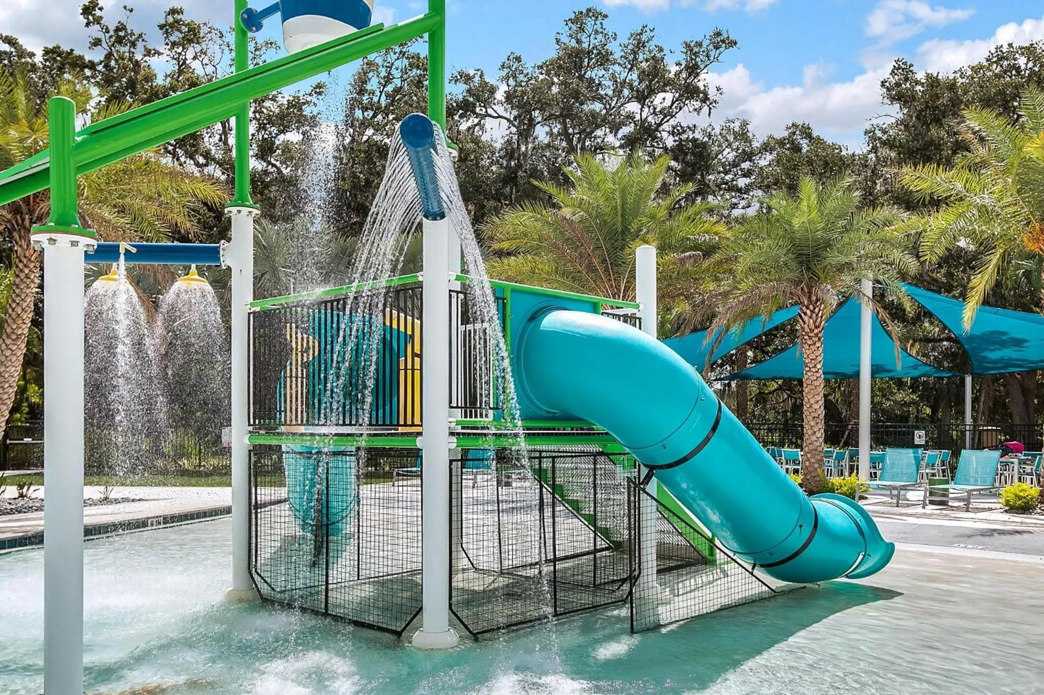 Property building in 4 Bedrooms 3 Bathrooms Veranda Palms 4461 Np