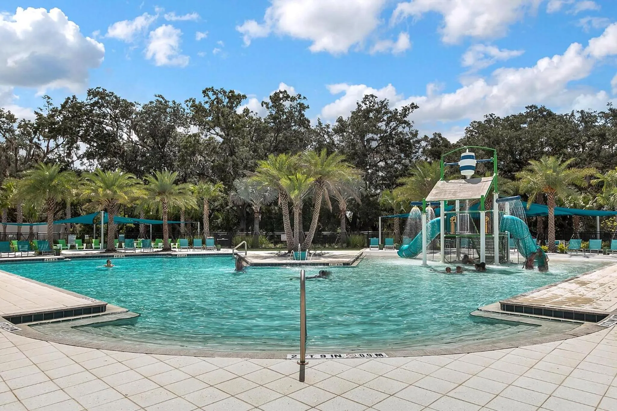 Property building in 4 Bedrooms 3 Bathrooms Veranda Palms 4461 Np