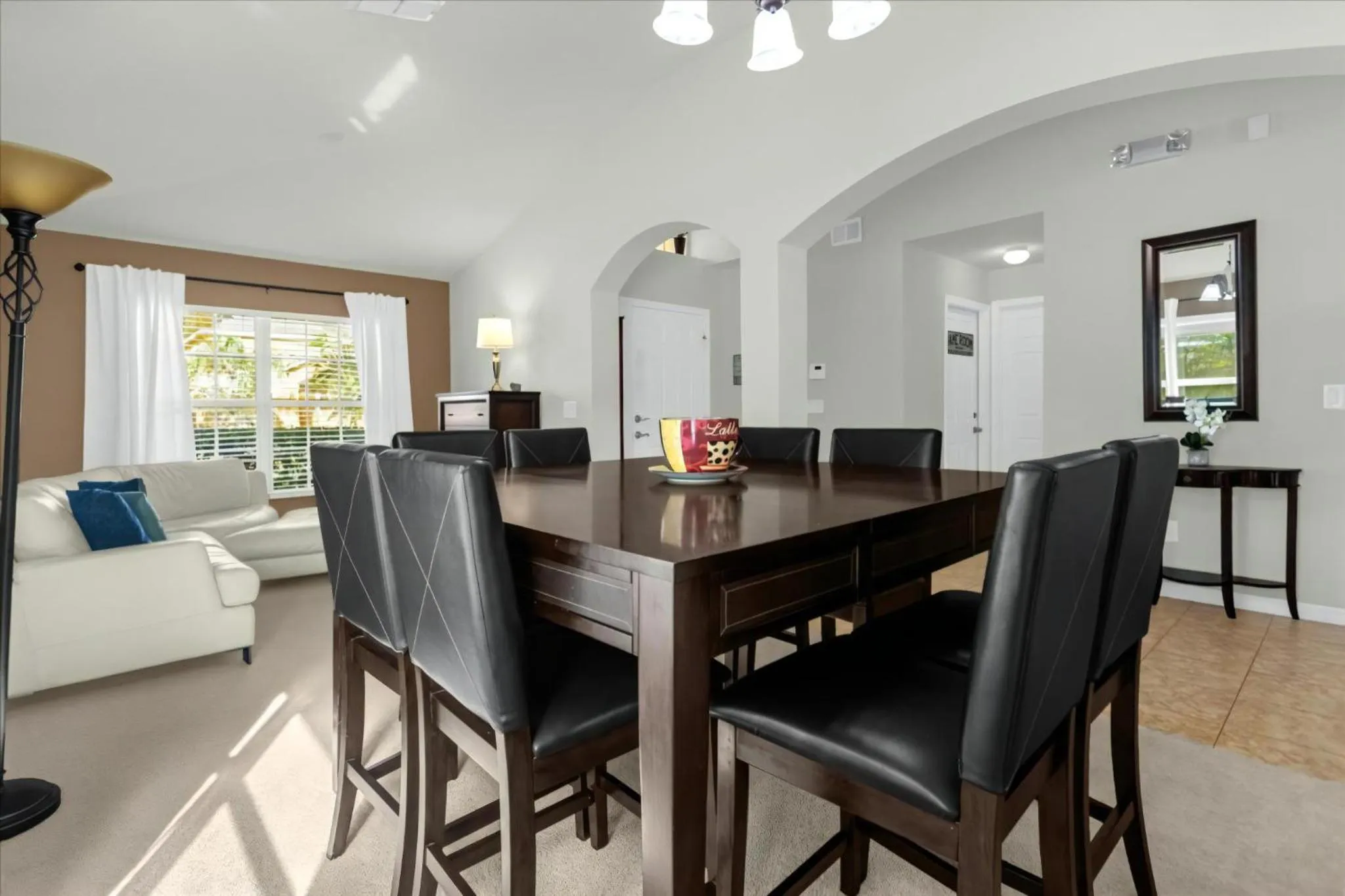 Property building in 4 Bedrooms 3 Bathrooms Veranda Palms 4461 Np