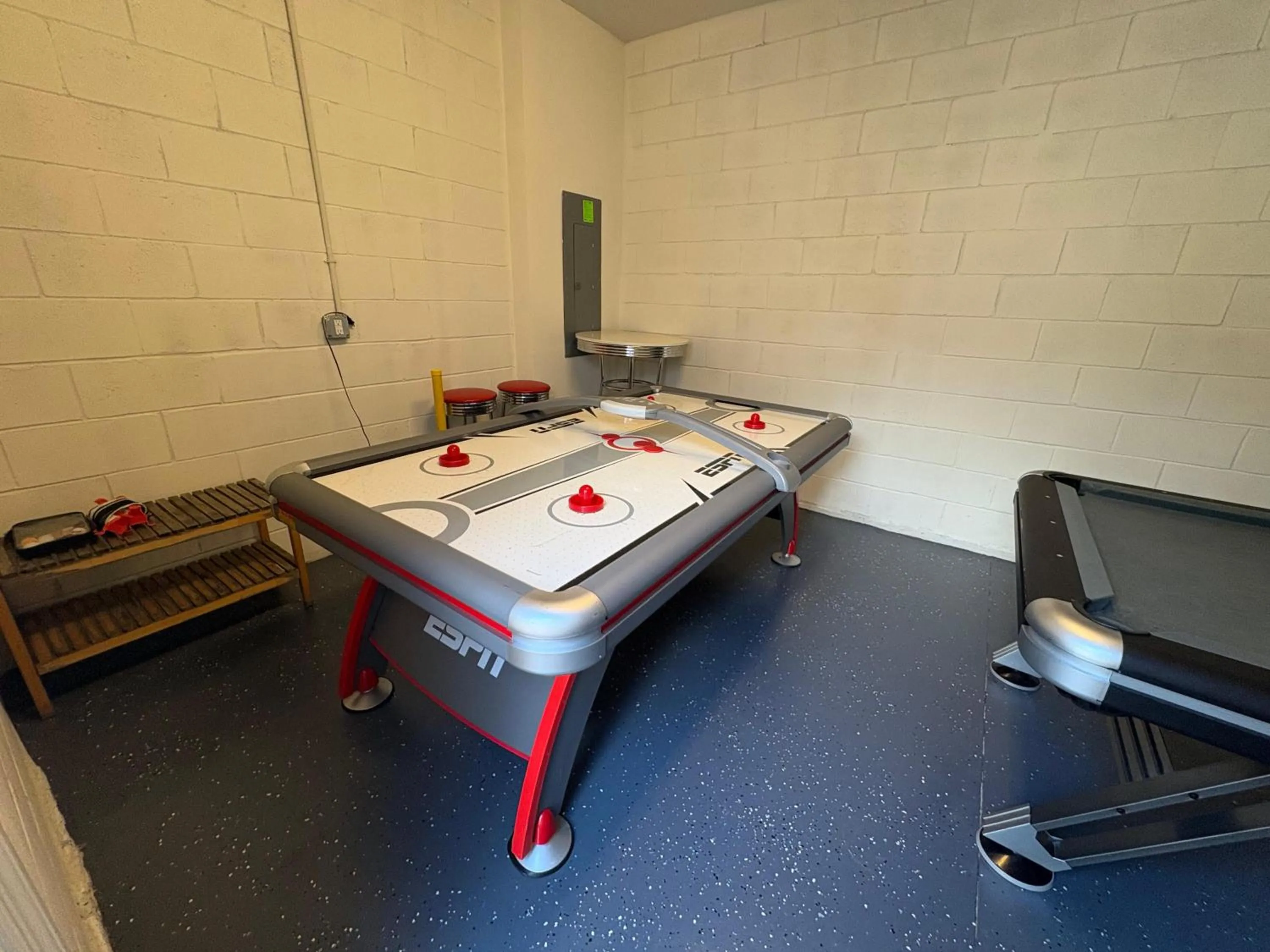 Property building in 5 Bedroom45 Bathroom Windsor At Ws 1998 Md