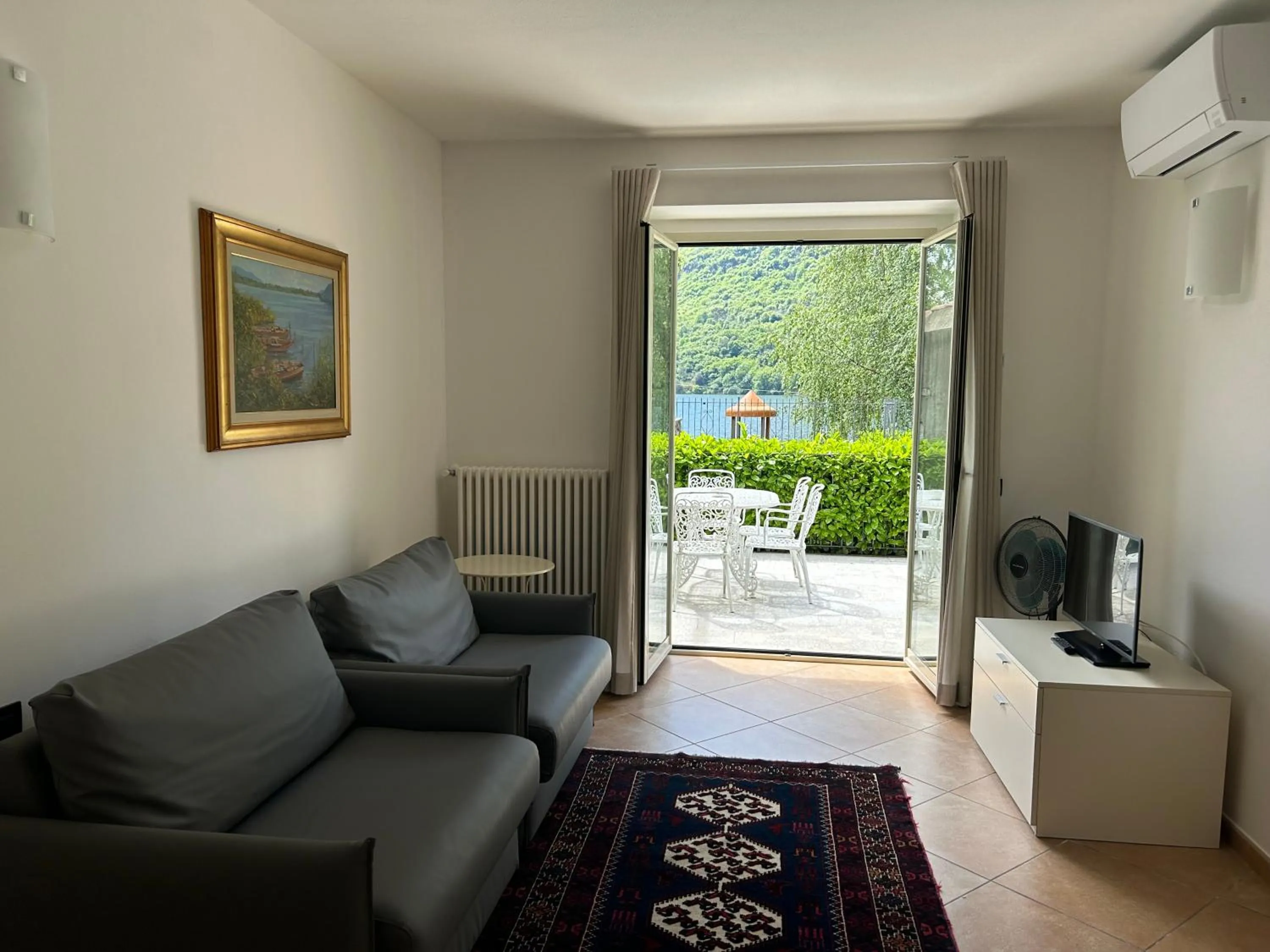 TV and multimedia in Hotel Ristorante La Quartina