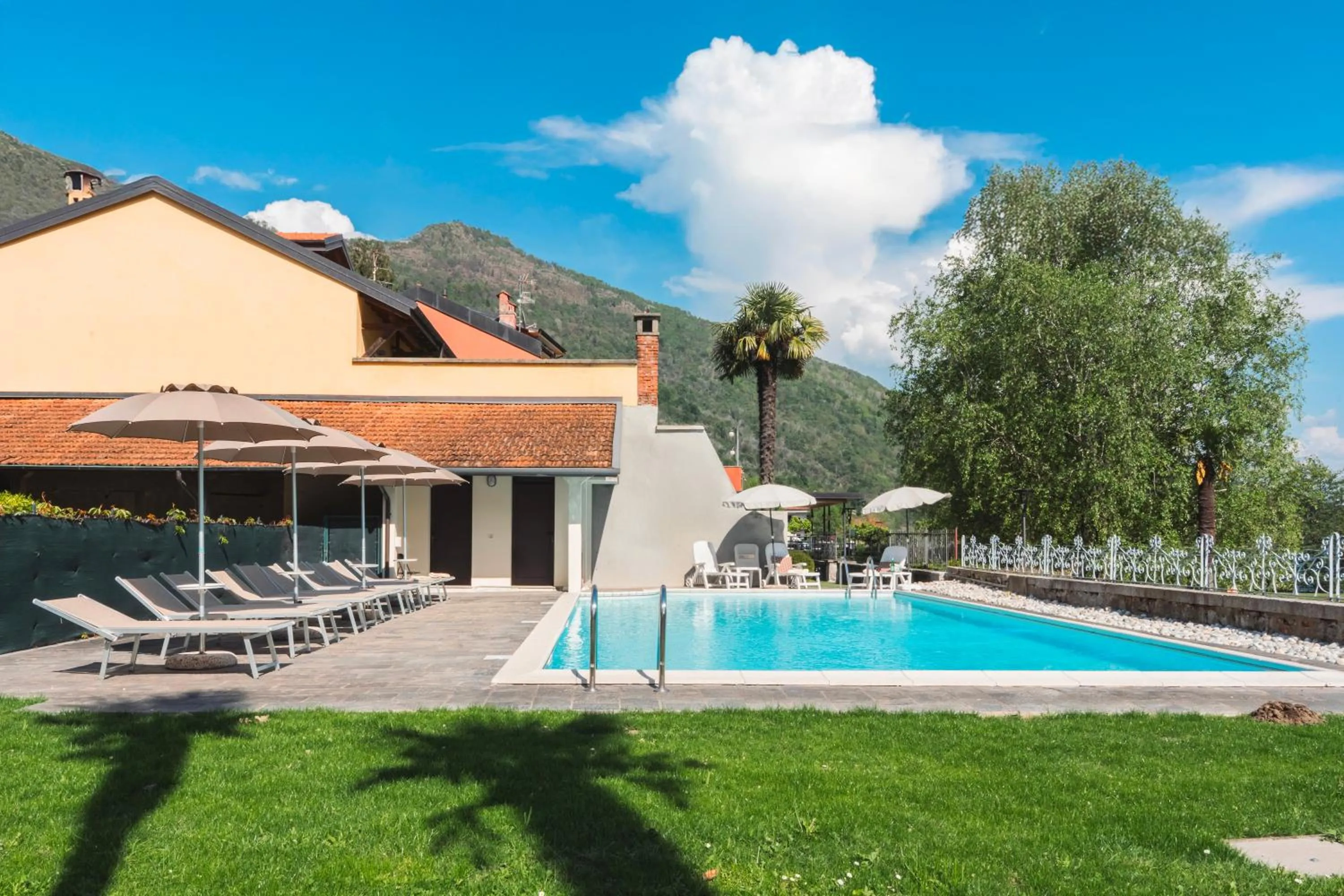 Swimming pool in Hotel Ristorante La Quartina