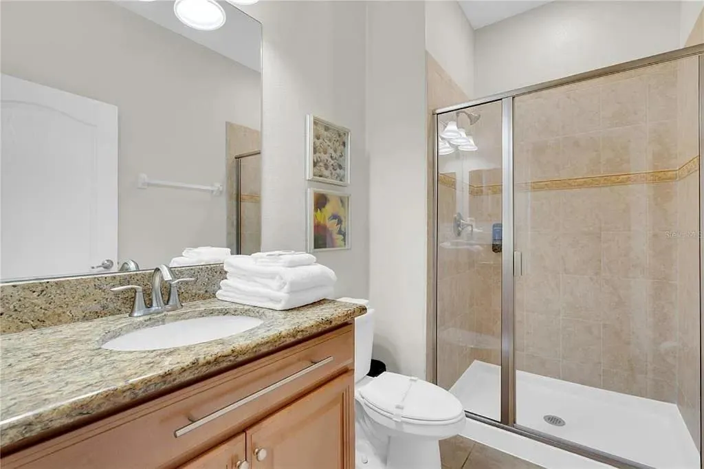 Property building in 4 Bedrooms 3 Bathrooms Storey Lake 4827 Ct