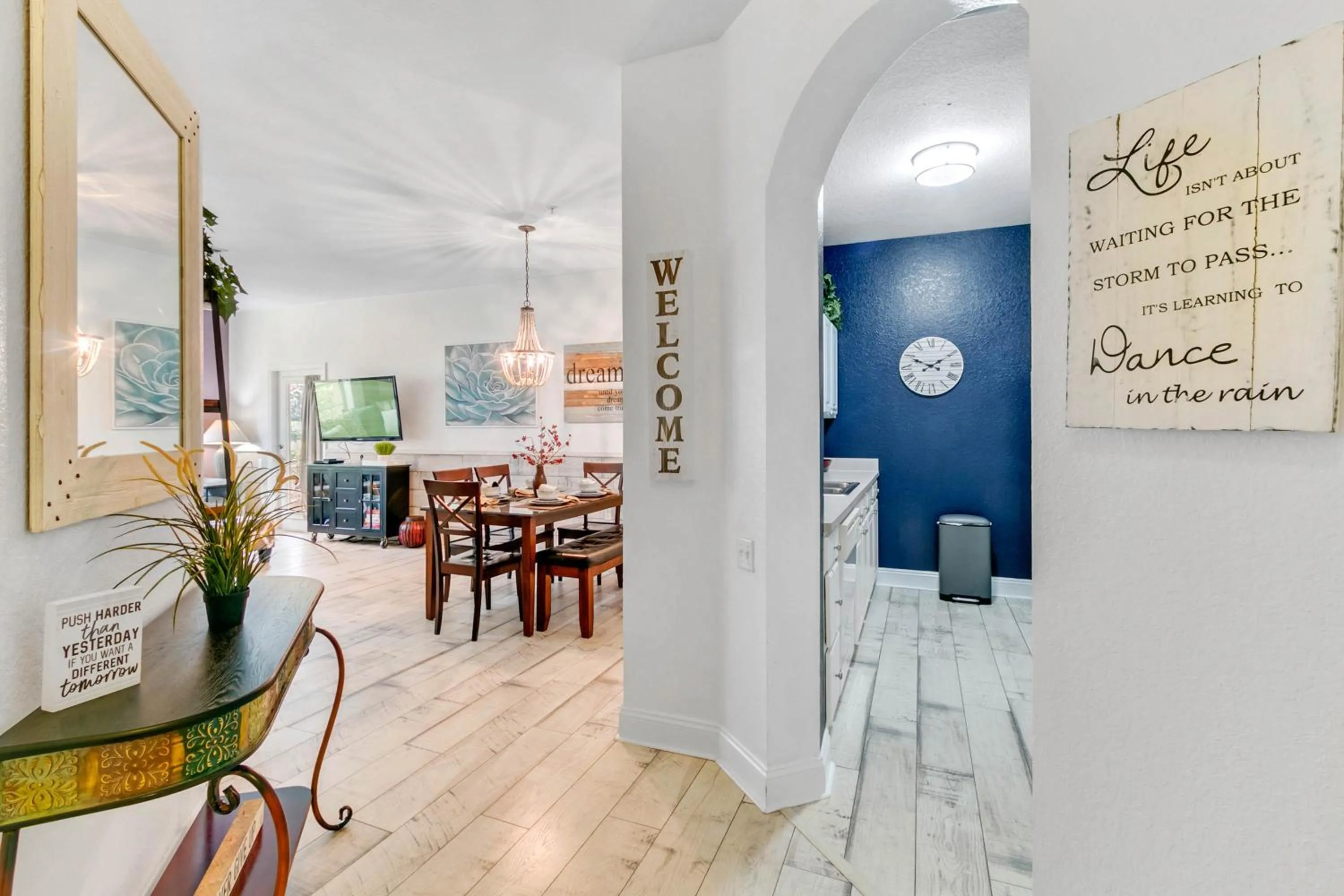 Property building in 3 Bedroom 2 Bathroom Windsor Hills 7675-105 Cs