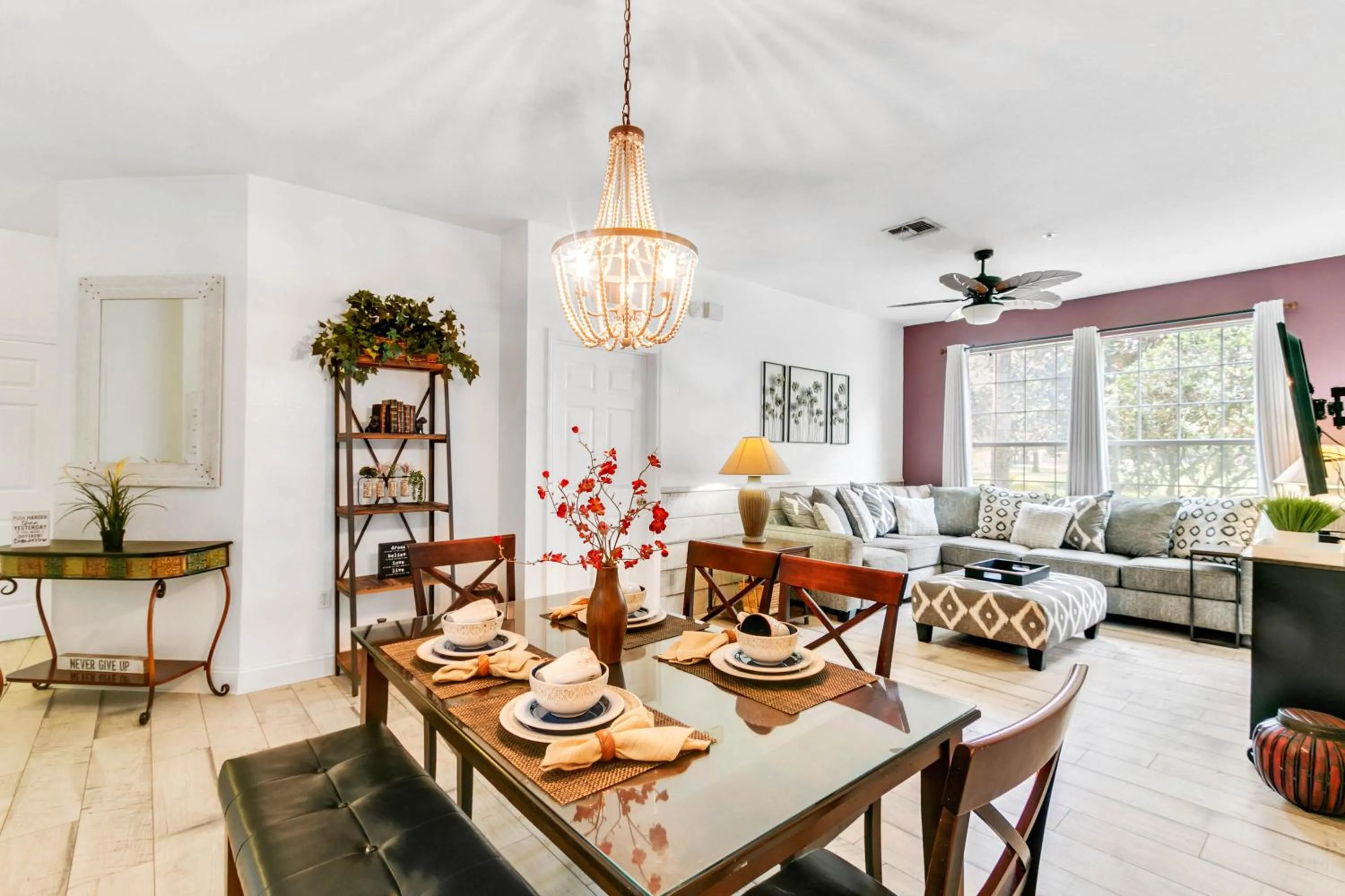 Property building in 3 Bedroom 2 Bathroom Windsor Hills 7675-105 Cs