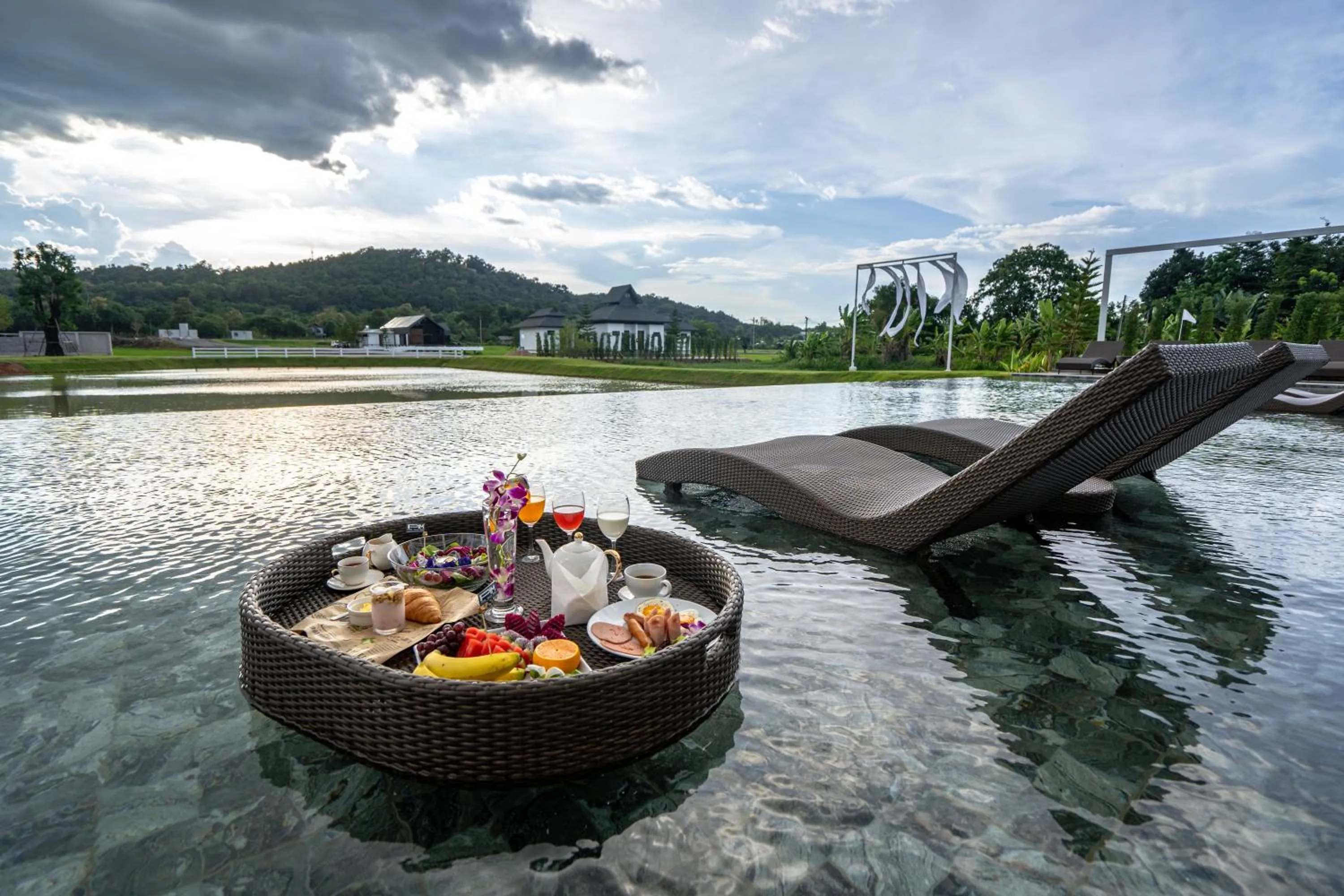 Food and drinks in Pim Pool Villa Nan