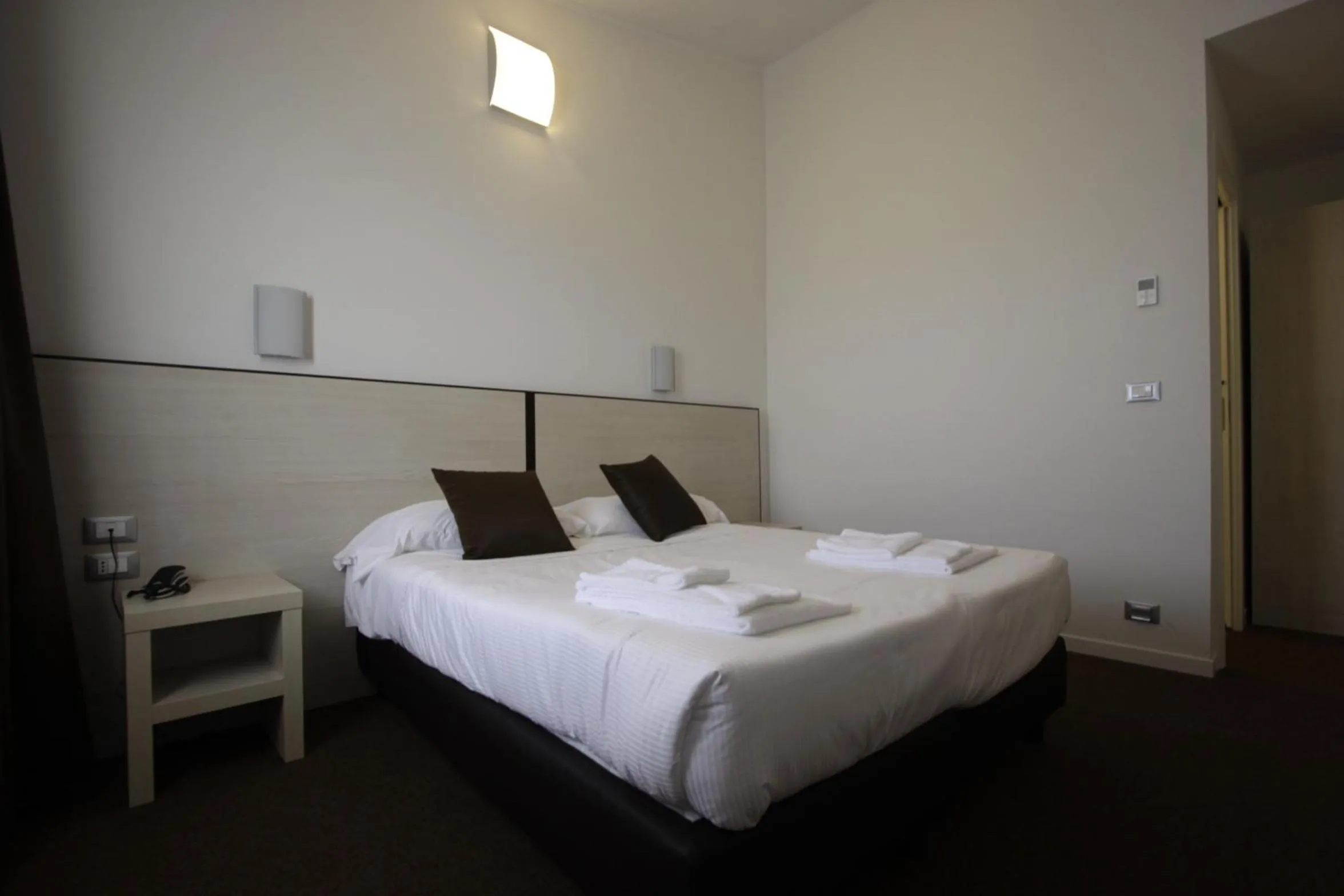 Double or Twin Room in Hotel Paradise Airport