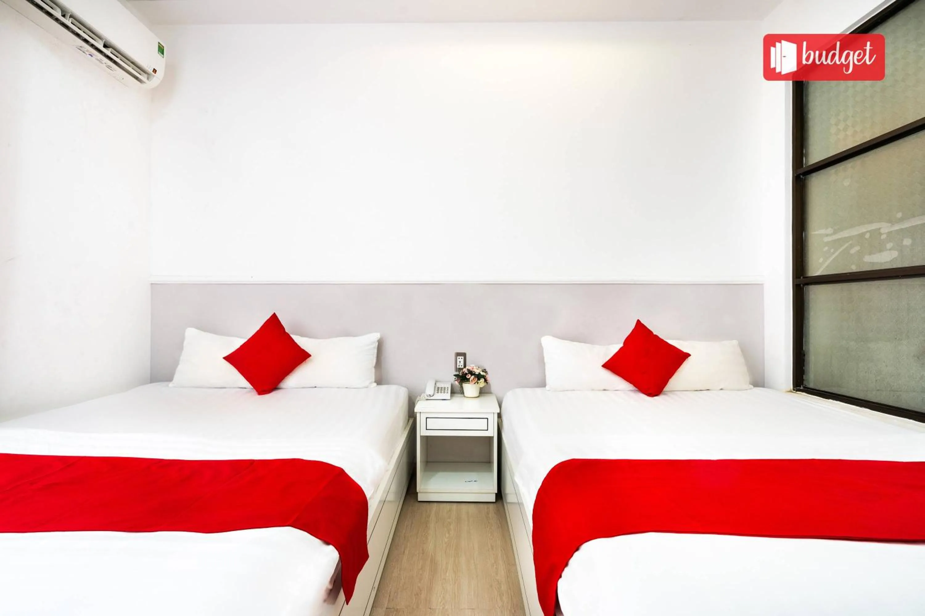 Photo of the whole room, Bed in Khanh Linh Hotel