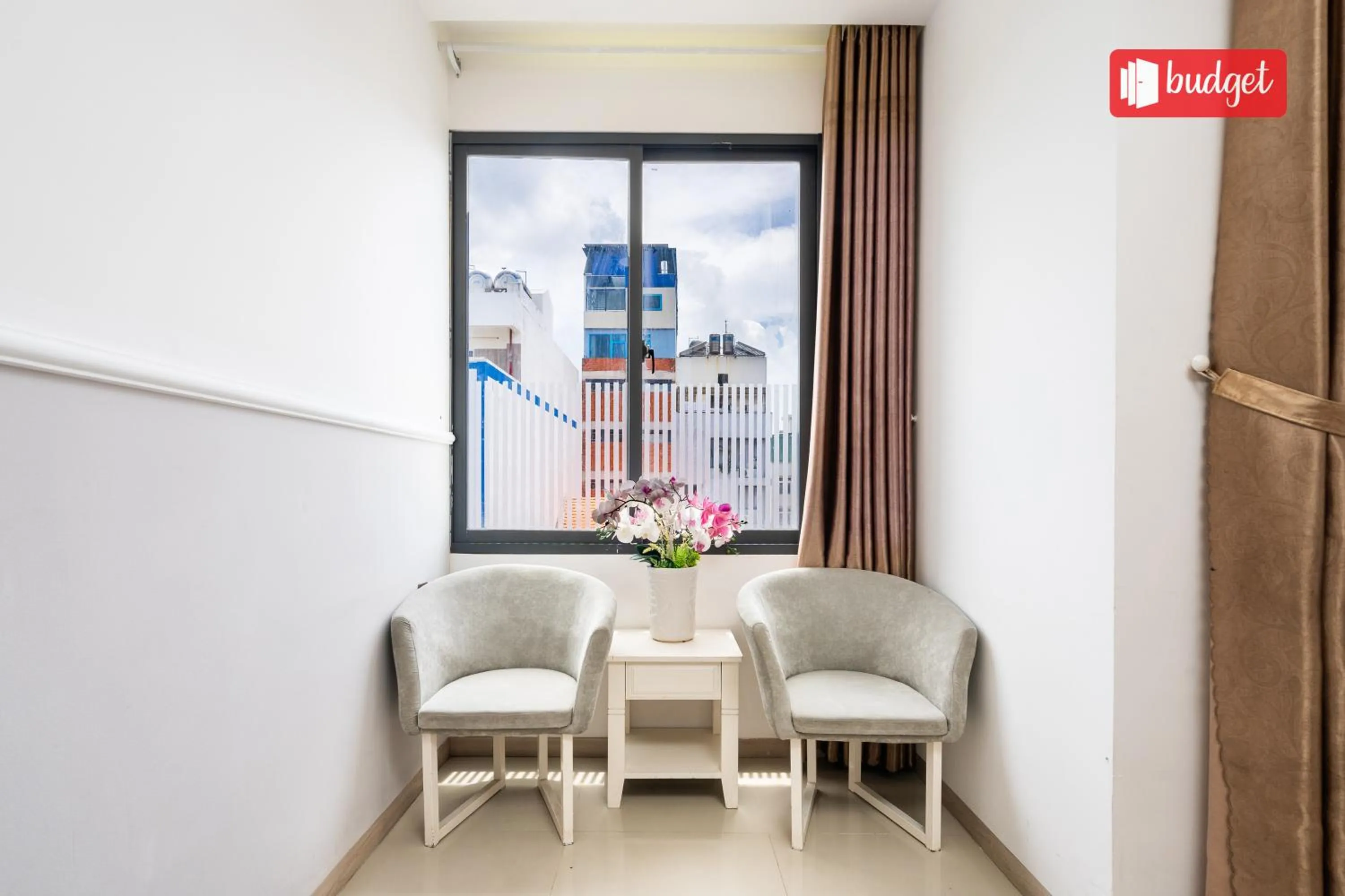 Seating area in Khanh Linh Hotel