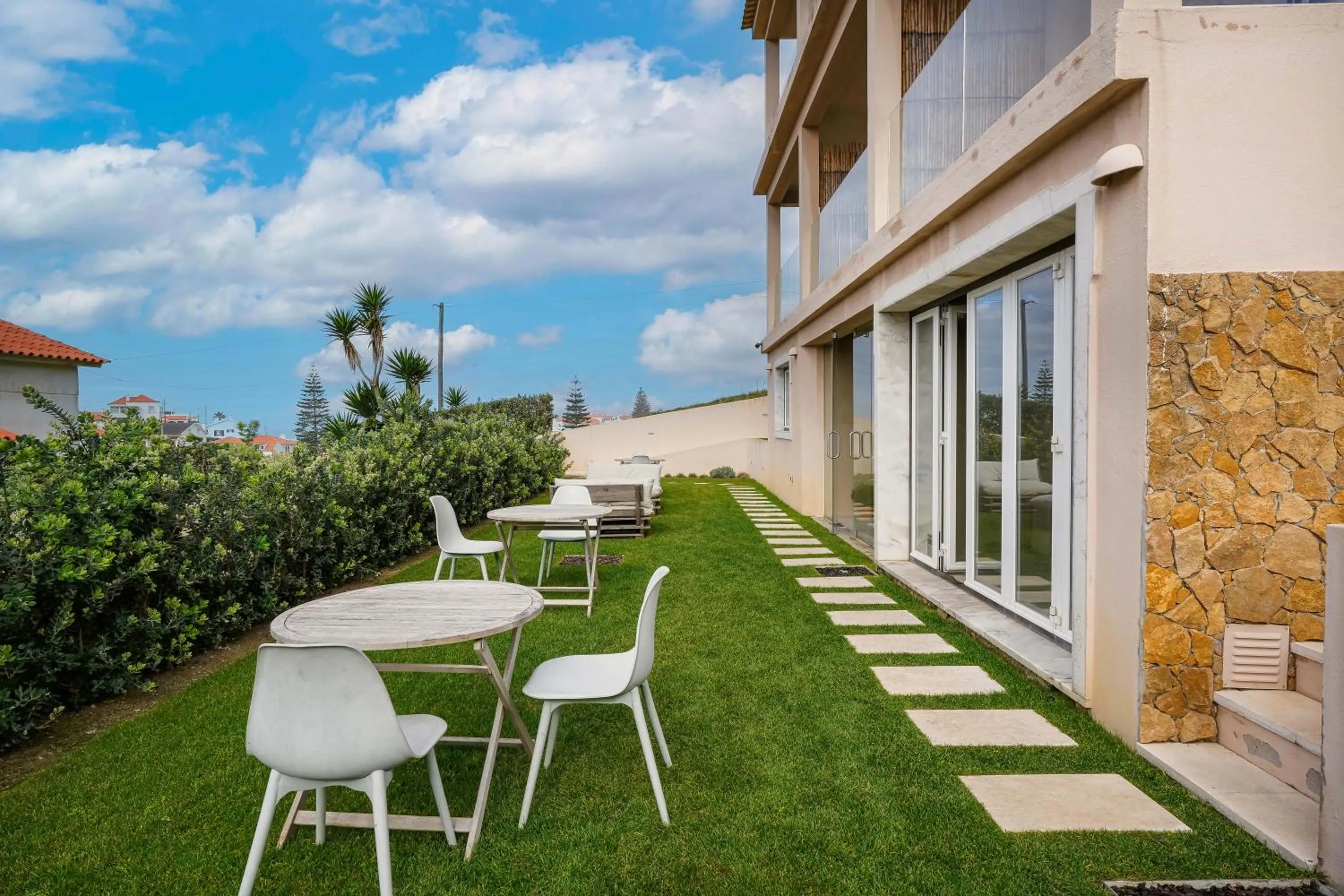 Property building in Azenhas do Mar Valley House