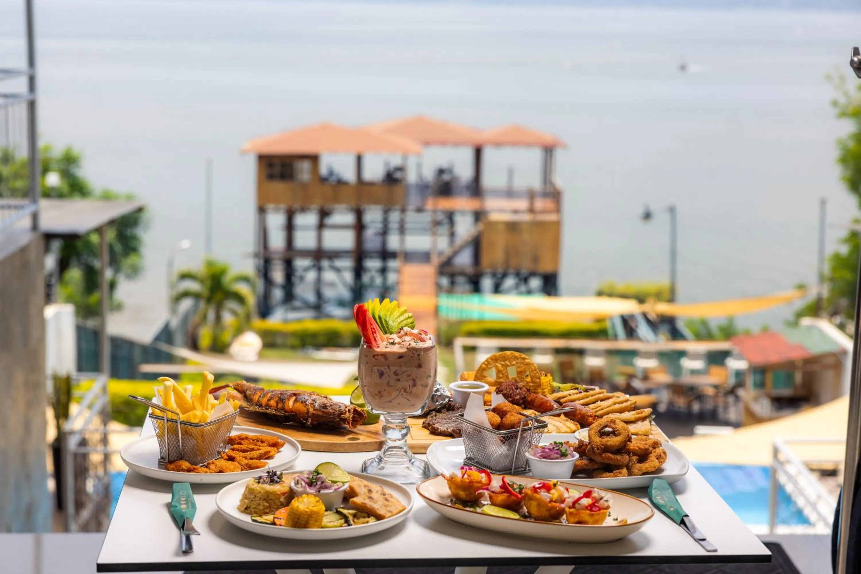 Restaurant/places to eat in Equinoccio Hotel