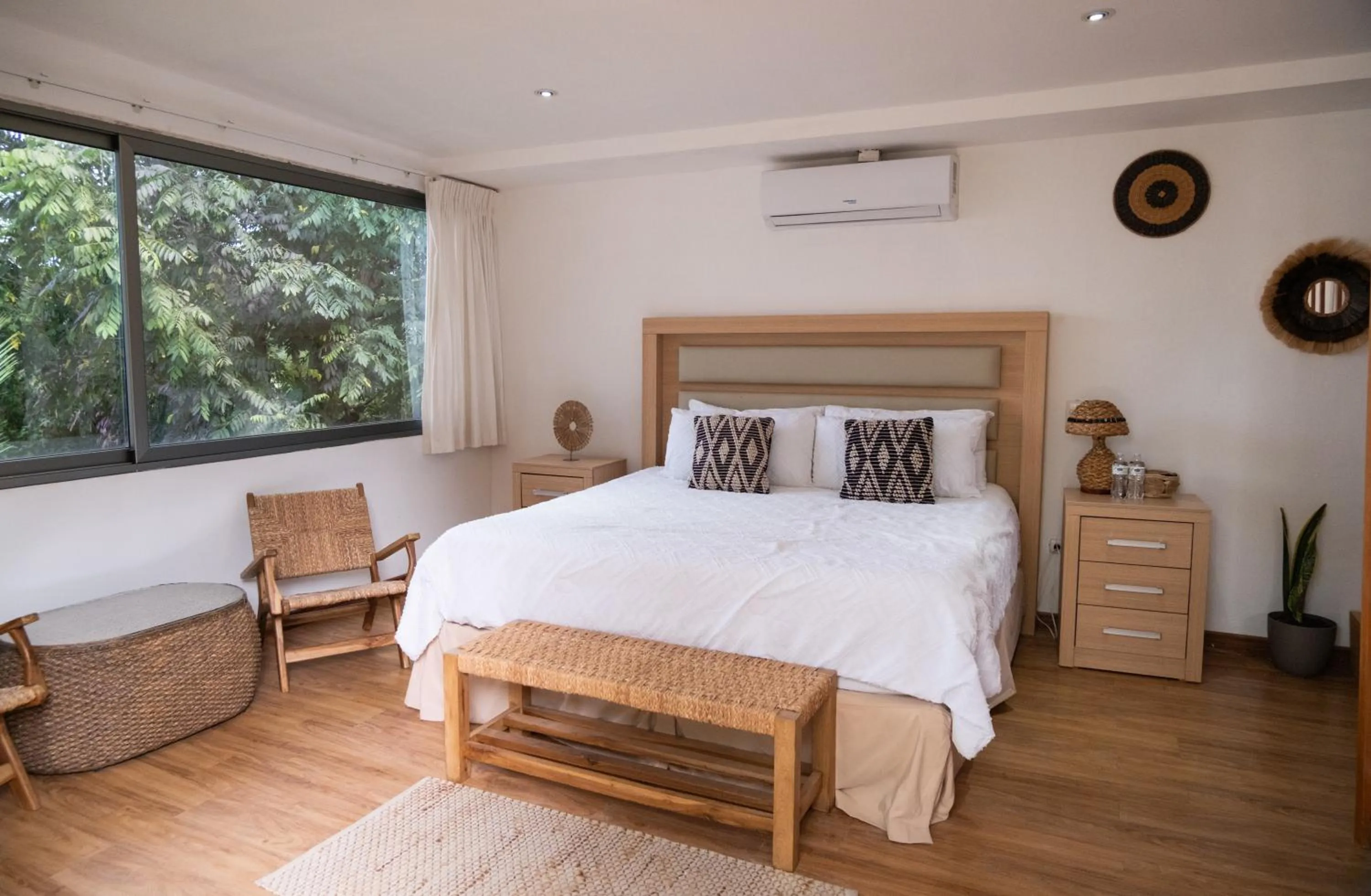 Bedroom, Bed in Equinoccio Hotel