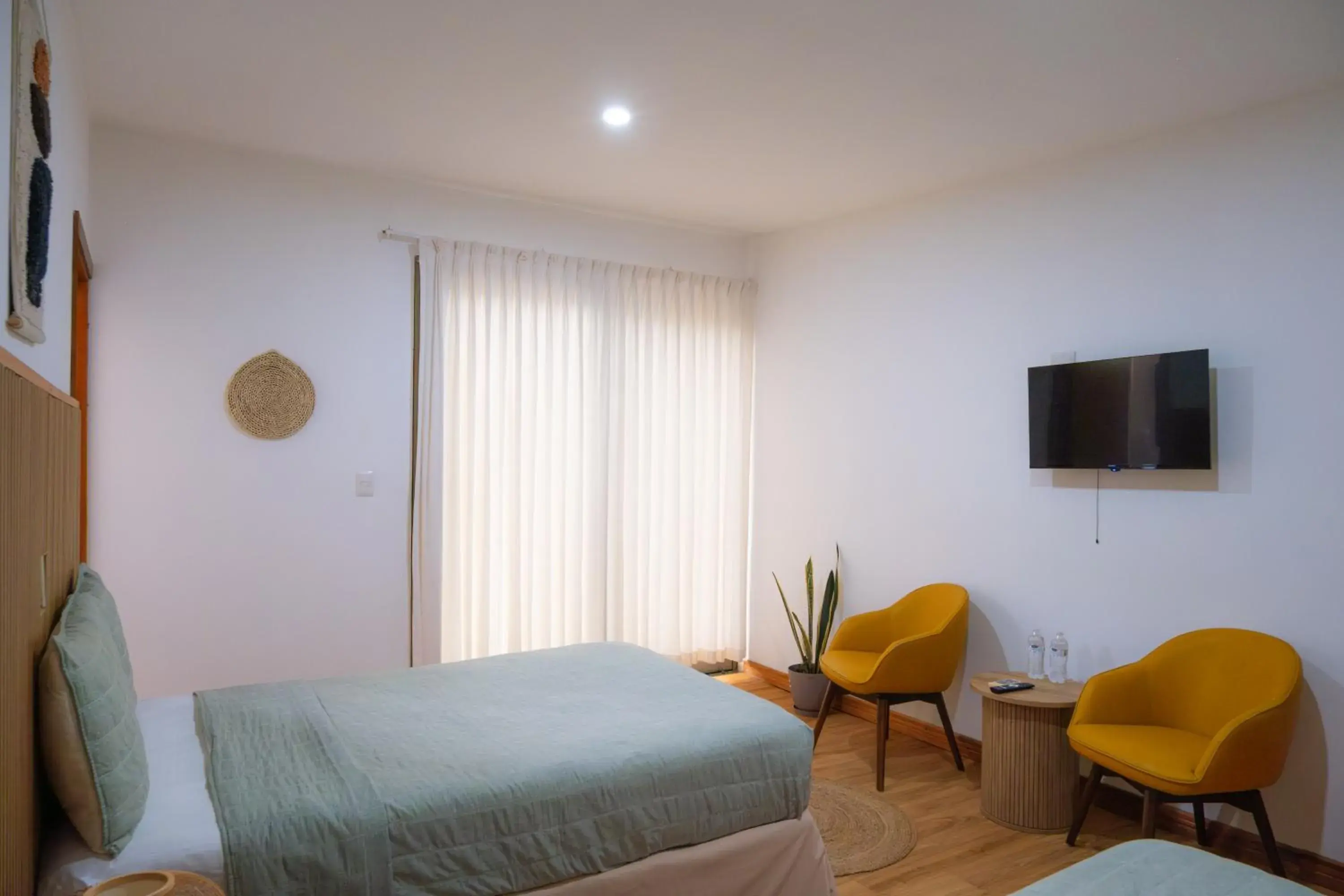 Budget Twin Room in Equinoccio Hotel Budget Twin Room in Equinoccio Hotel