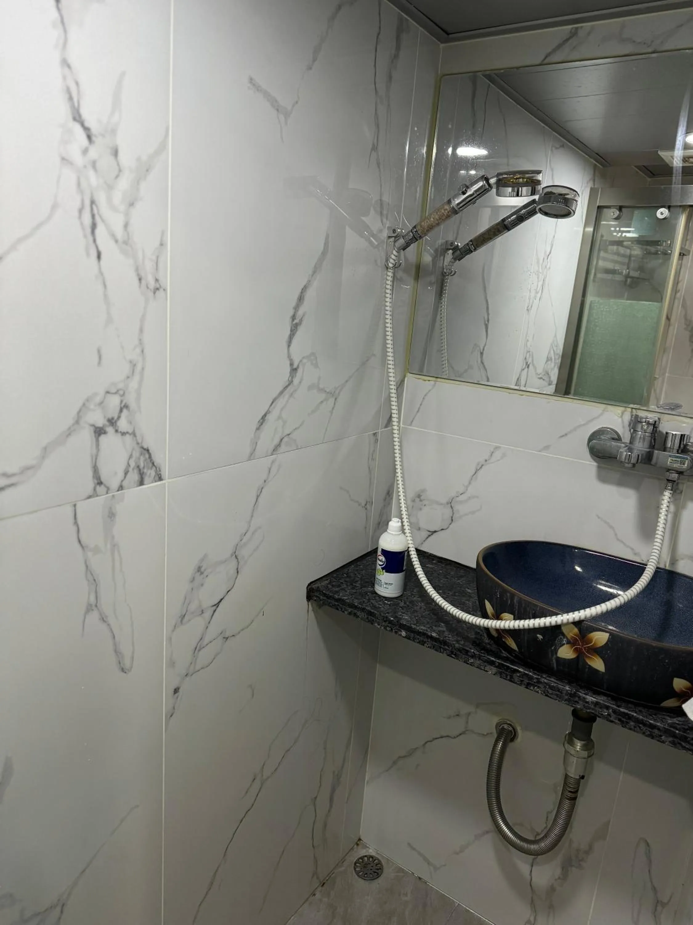 Shower in Sleep Cubee Hostel