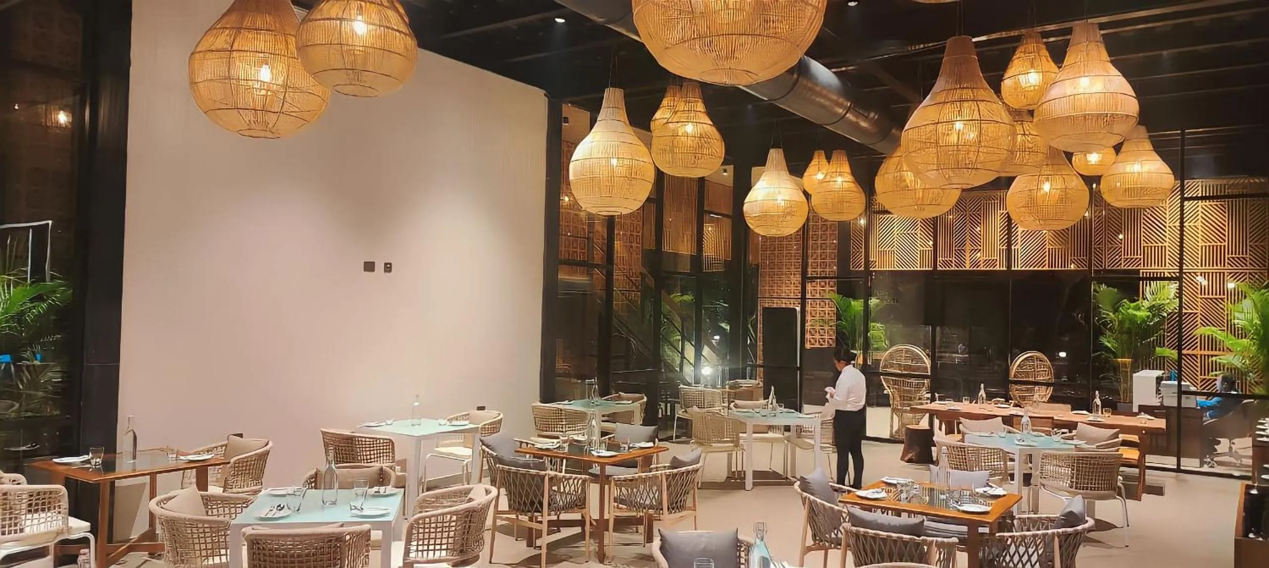 Restaurant/places to eat in Avataara Resort & Spa