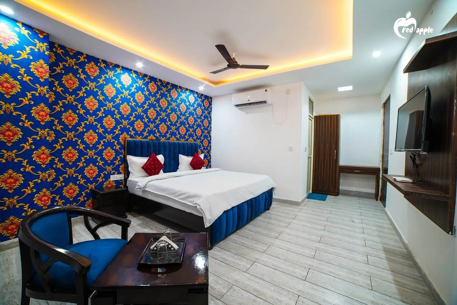 Photo of the whole room, Bed in Hotel Red Apple Near Railway Station Chandigarh