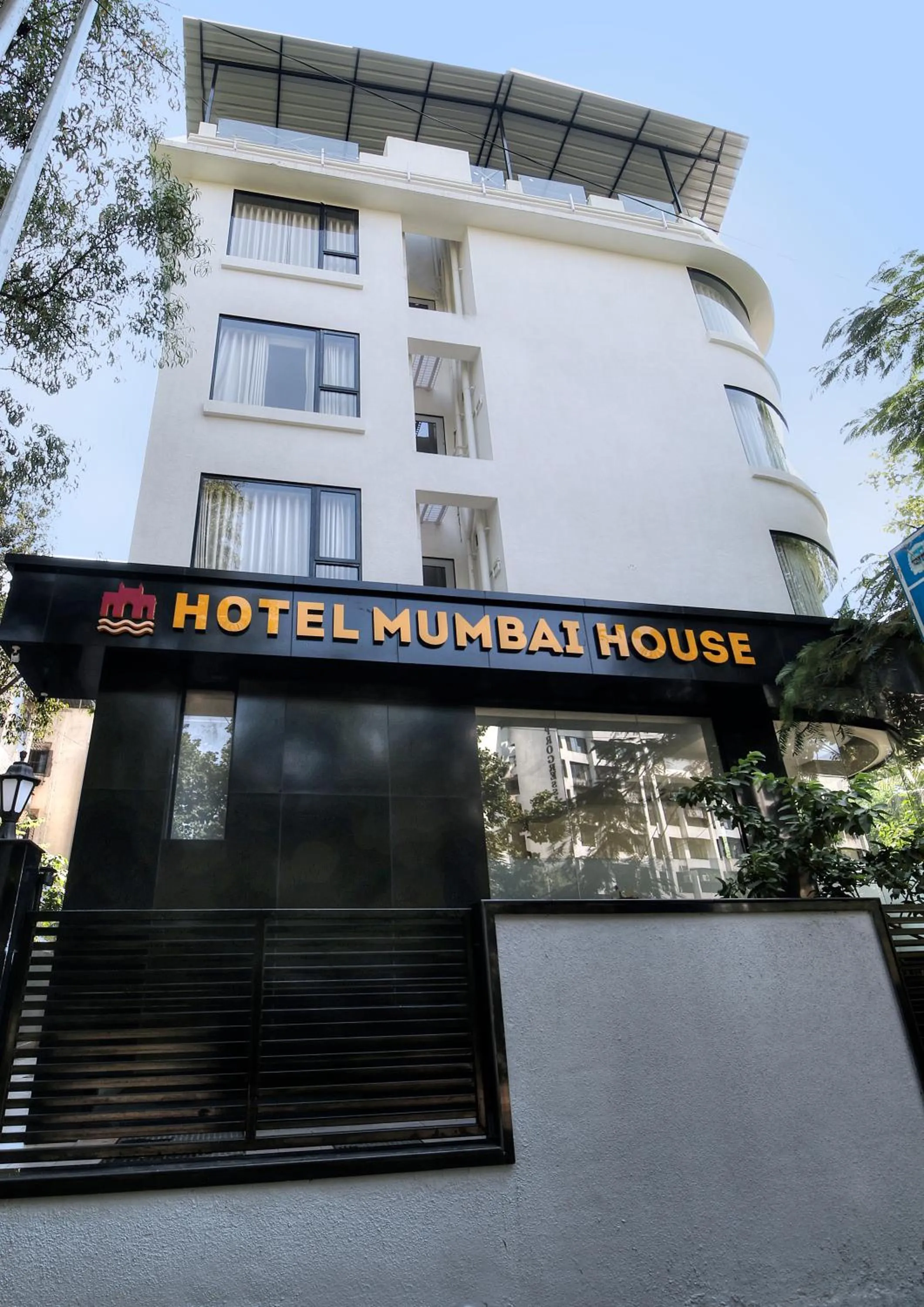 Hotel Mumbai House Ghansoli, Navi Mumbai