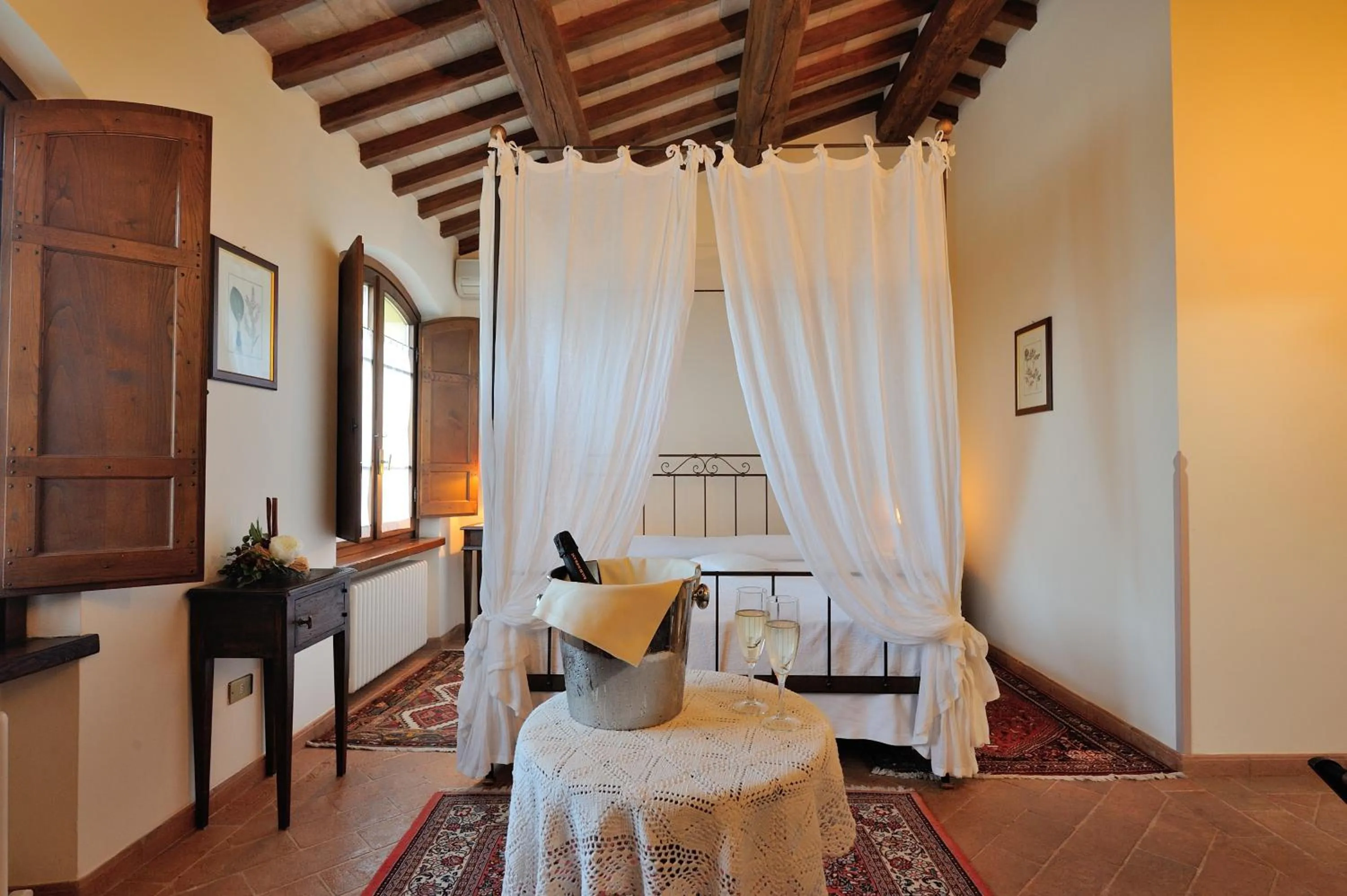 Photo of the whole room, Bed in Ripa Relais Colle Del Sole