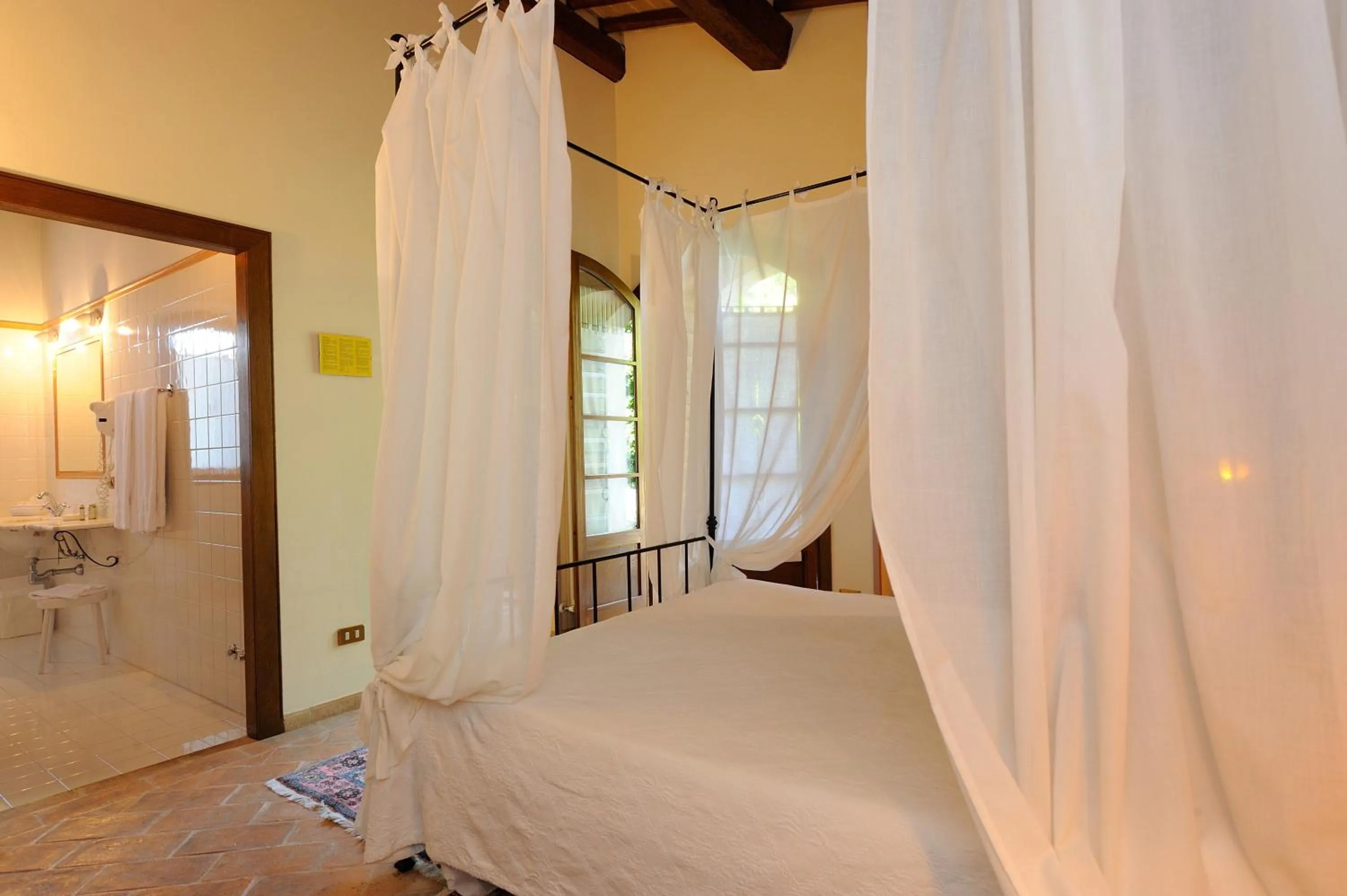 Bed in Ripa Relais Colle Del Sole