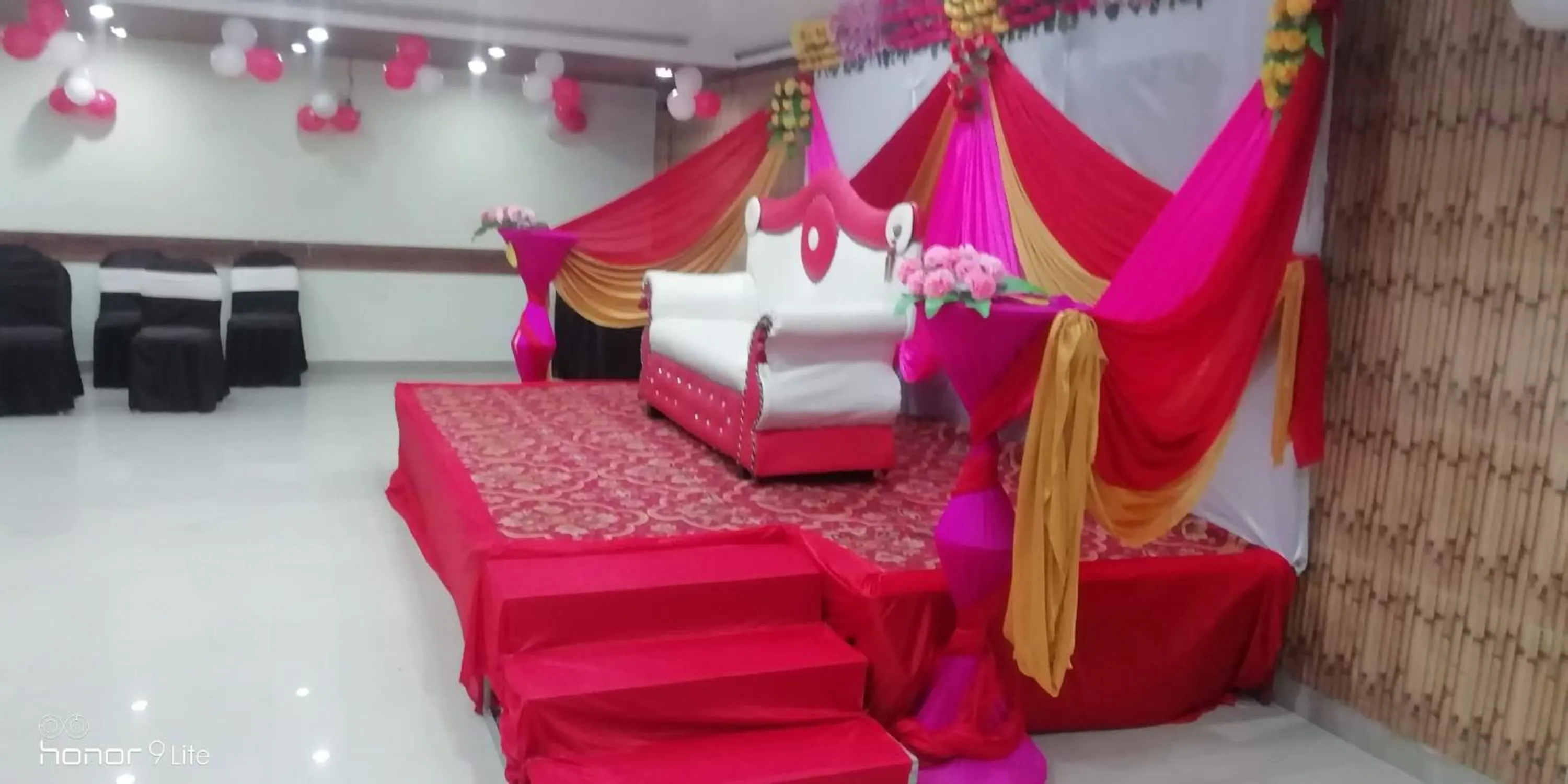 Bed in DIDI Hotel Alambagh