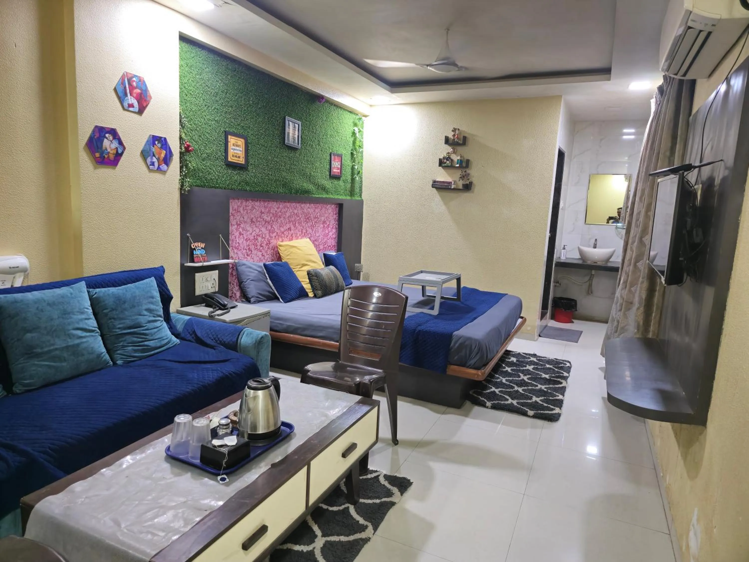 TV and multimedia in Hotel Mari Aai Residency