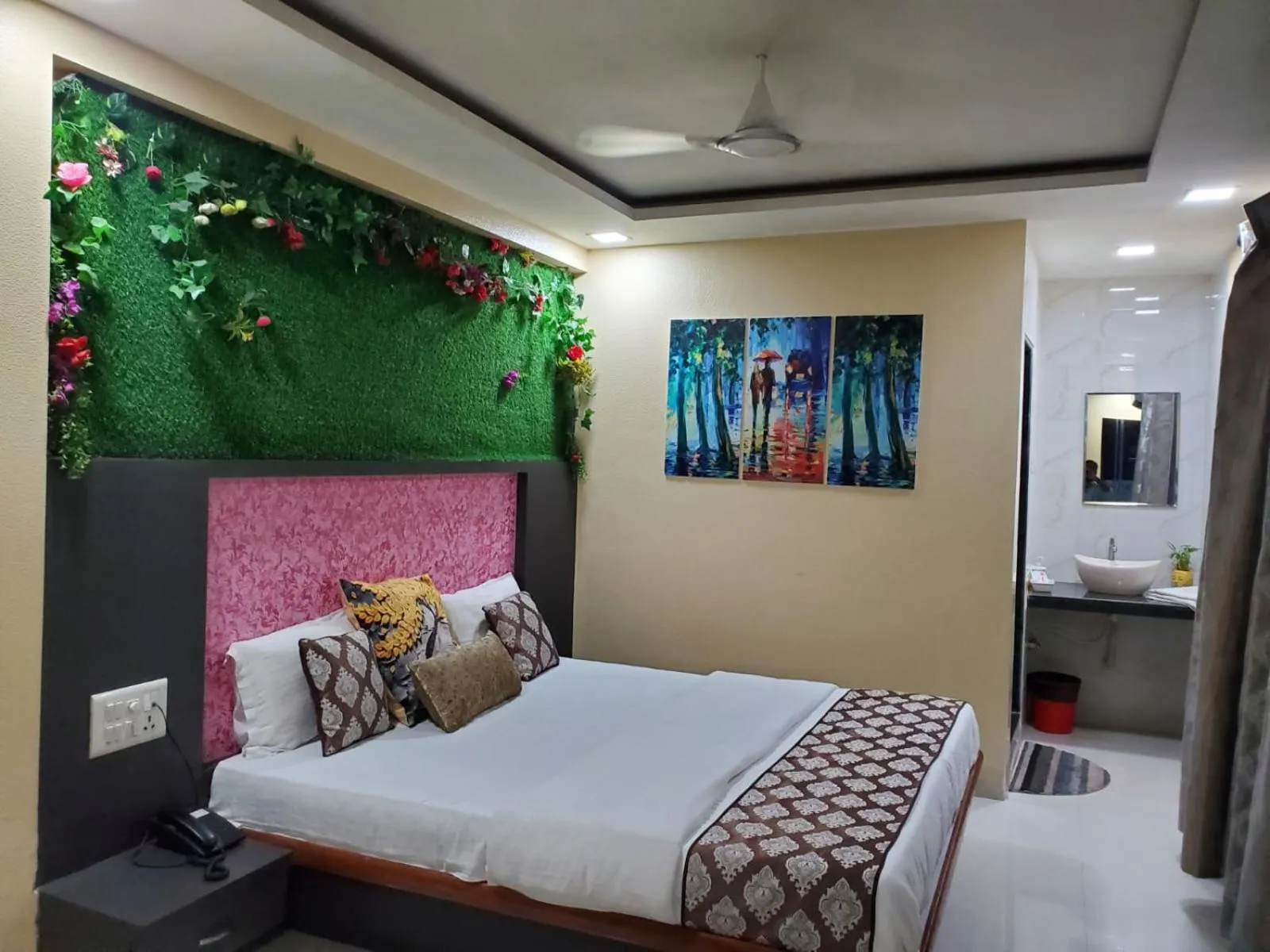 Bed in Hotel Mari Aai Residency