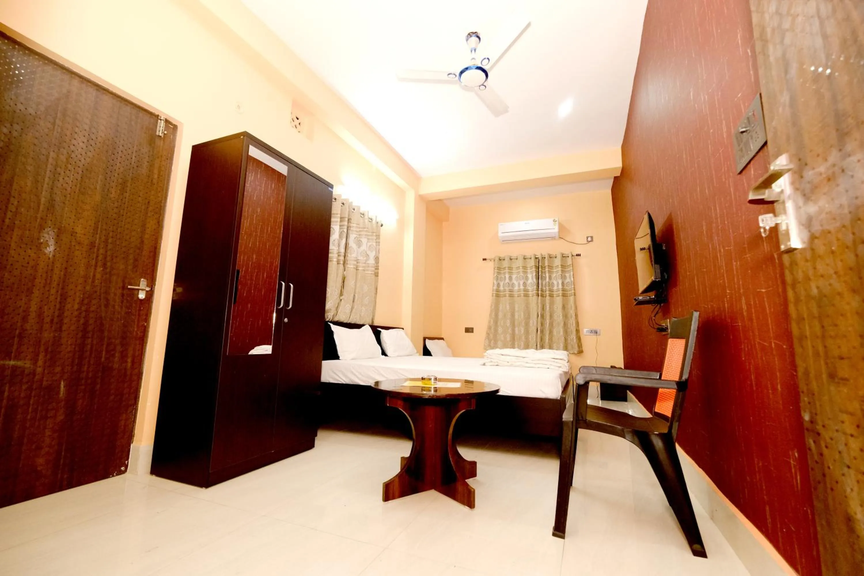 Hotel Krishna Paradise