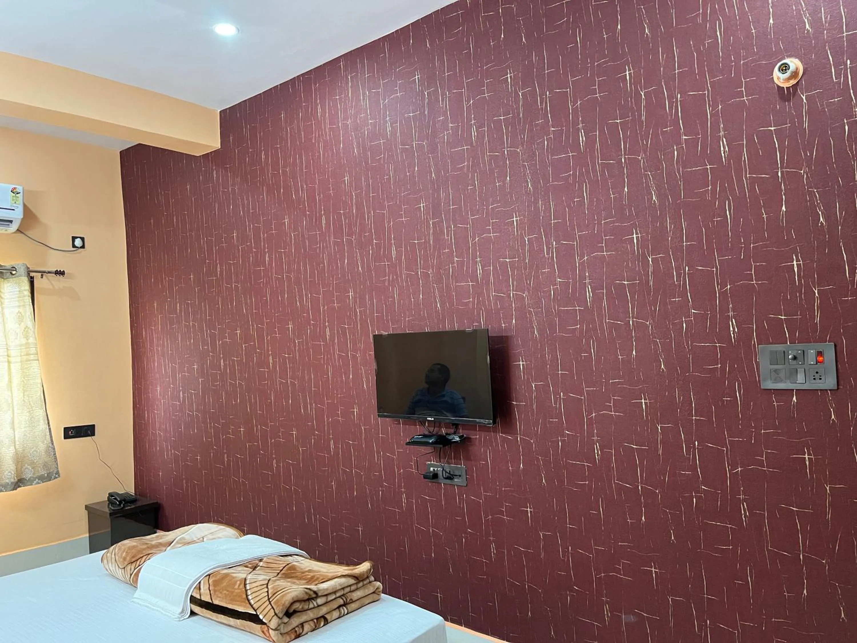 Bed in Hotel Krishna Paradise