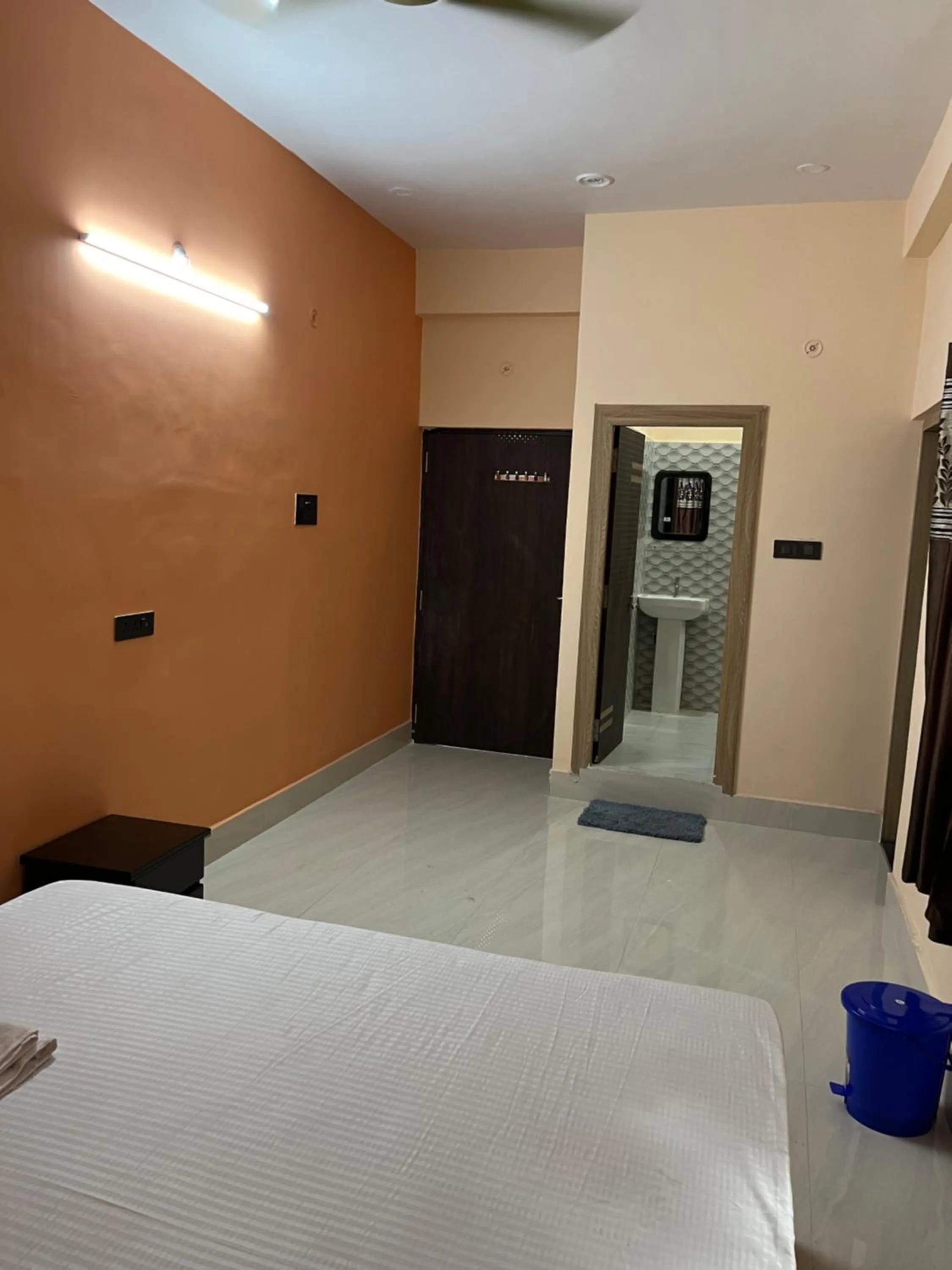 Bed in Hotel Krishna Paradise