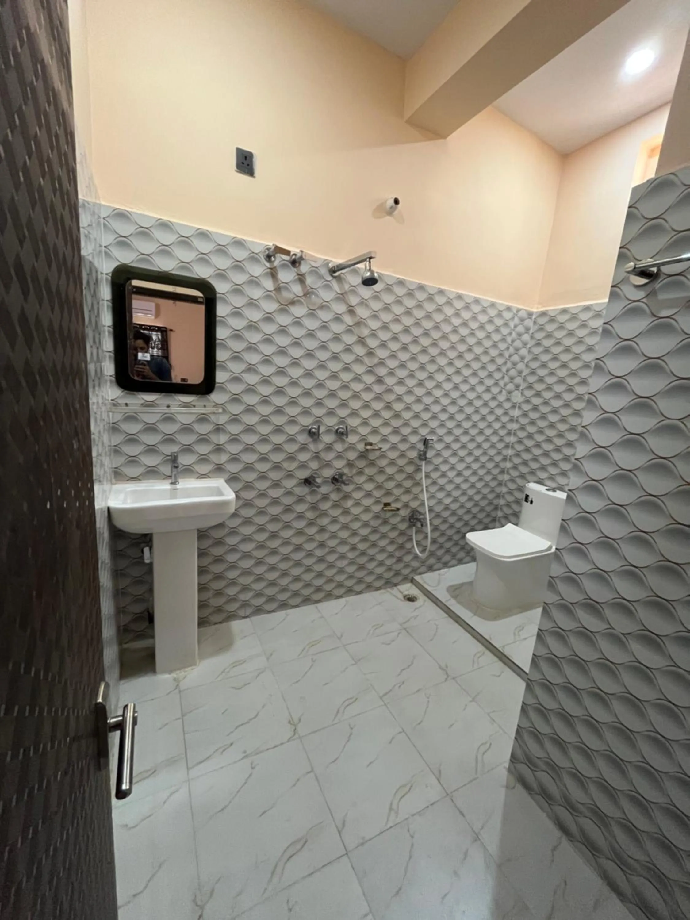 Hotel Krishna Paradise