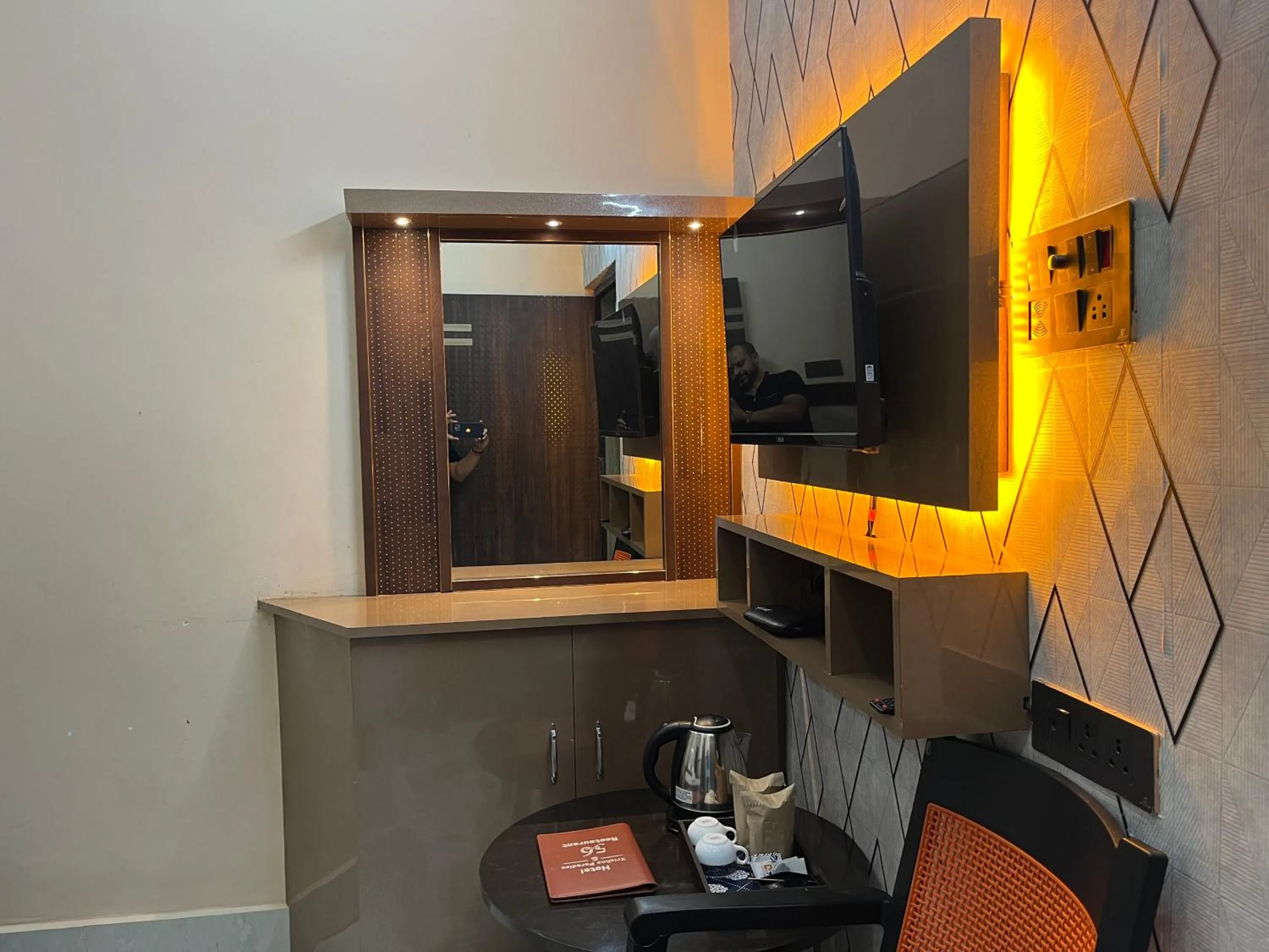 Hotel Krishna Paradise