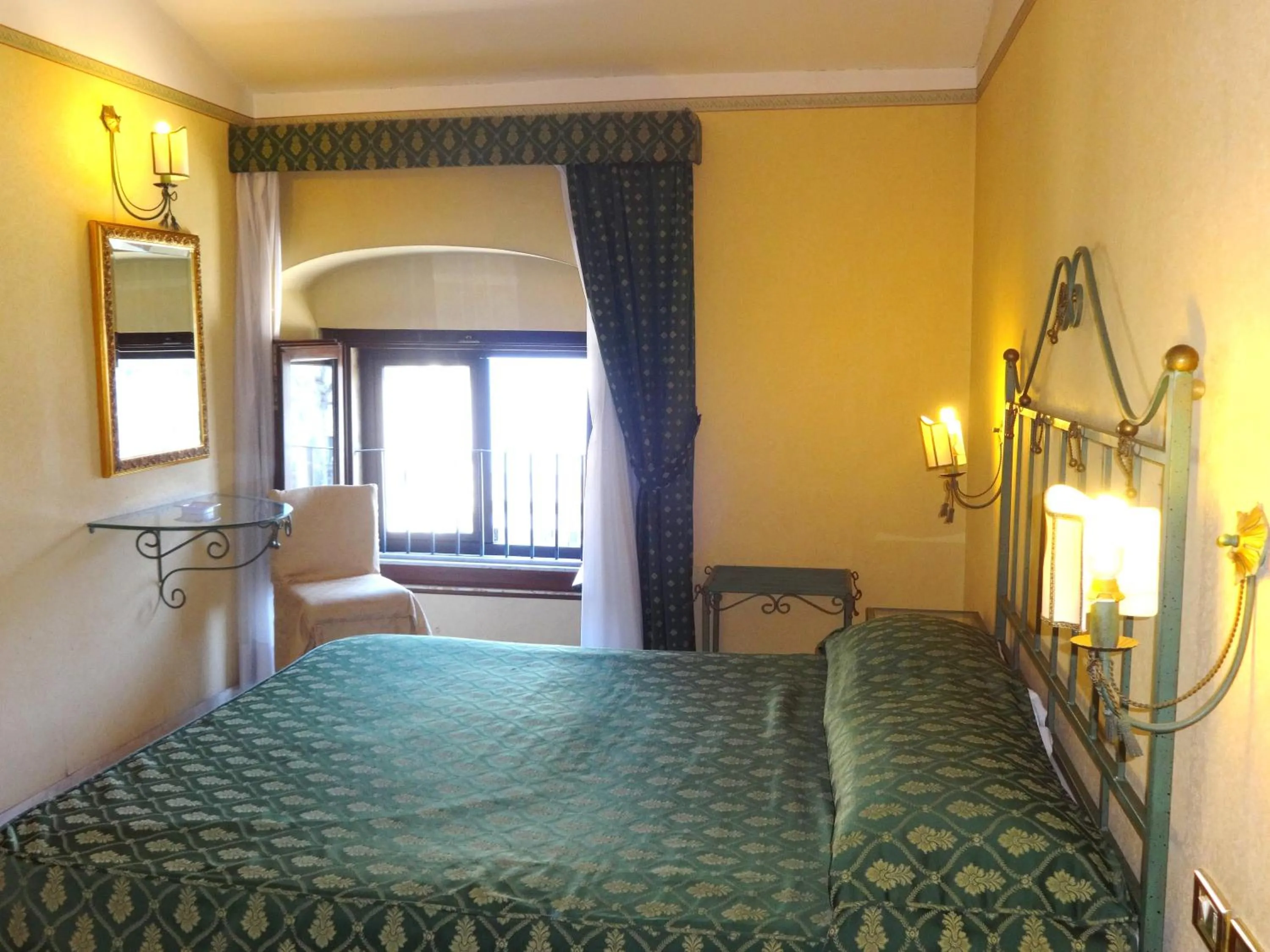 Bedroom, Bed in Hotel Centrale Europa