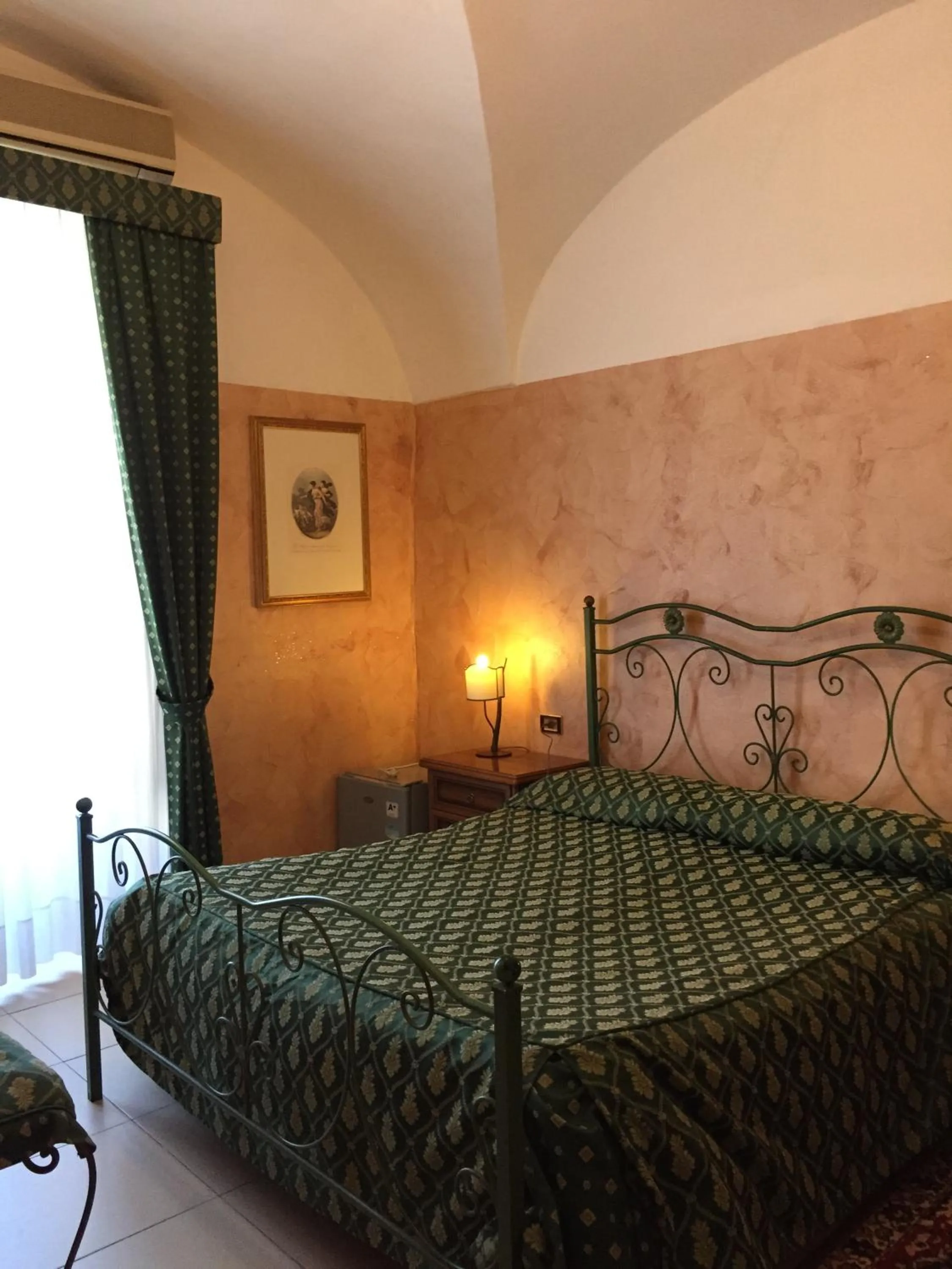 View (from property/room), Bed in Hotel Centrale Europa