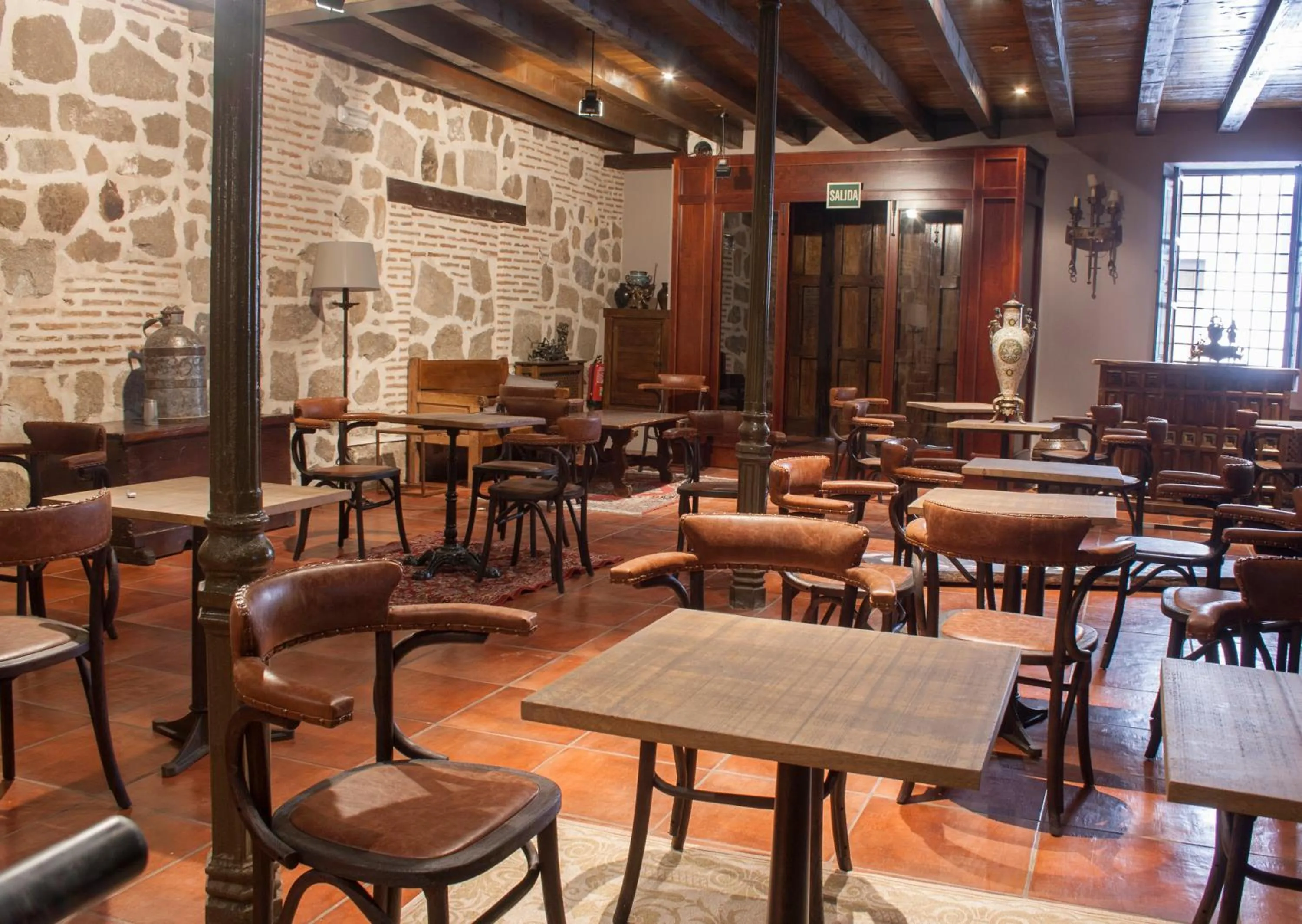 Day in Palacio de Monjaraz