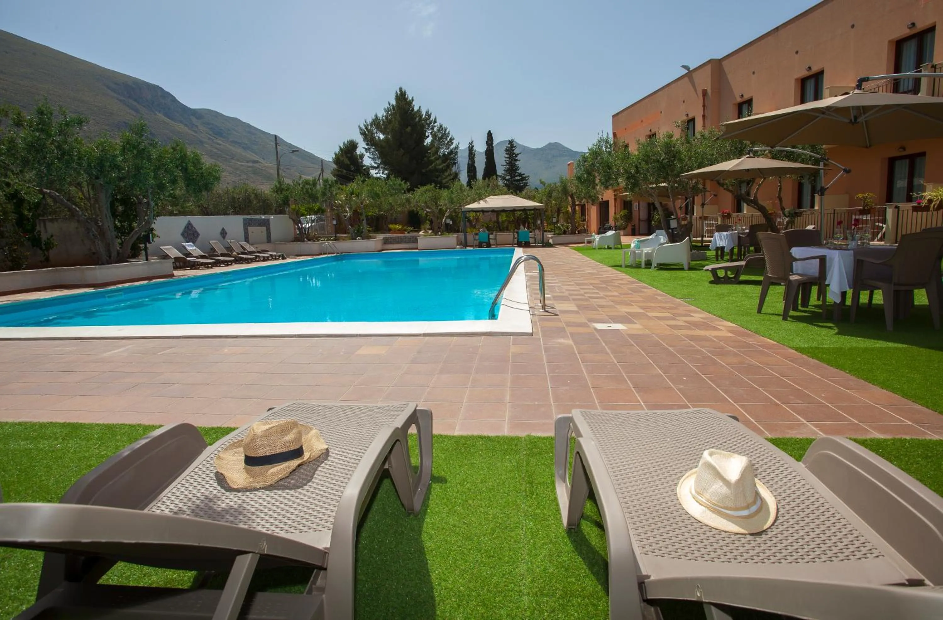 Pool view in Hotel Achibea