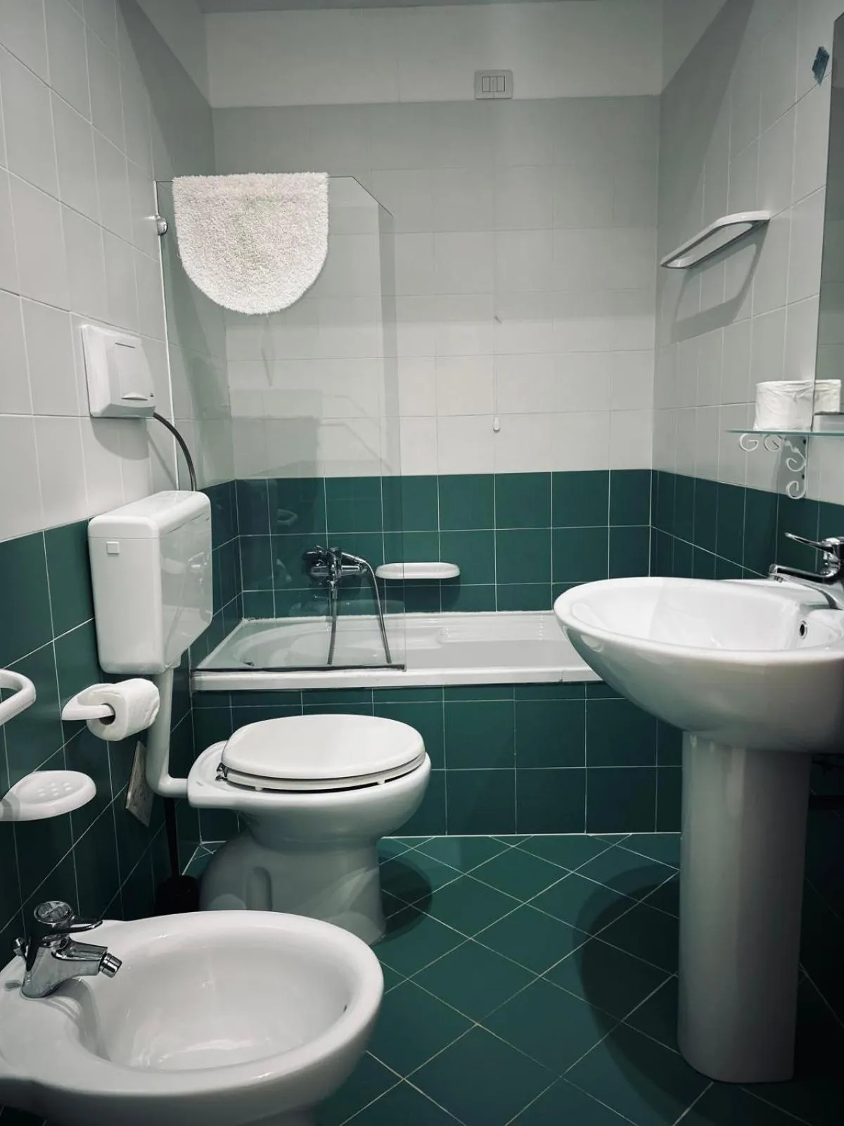 Bathroom in Hotel Achibea