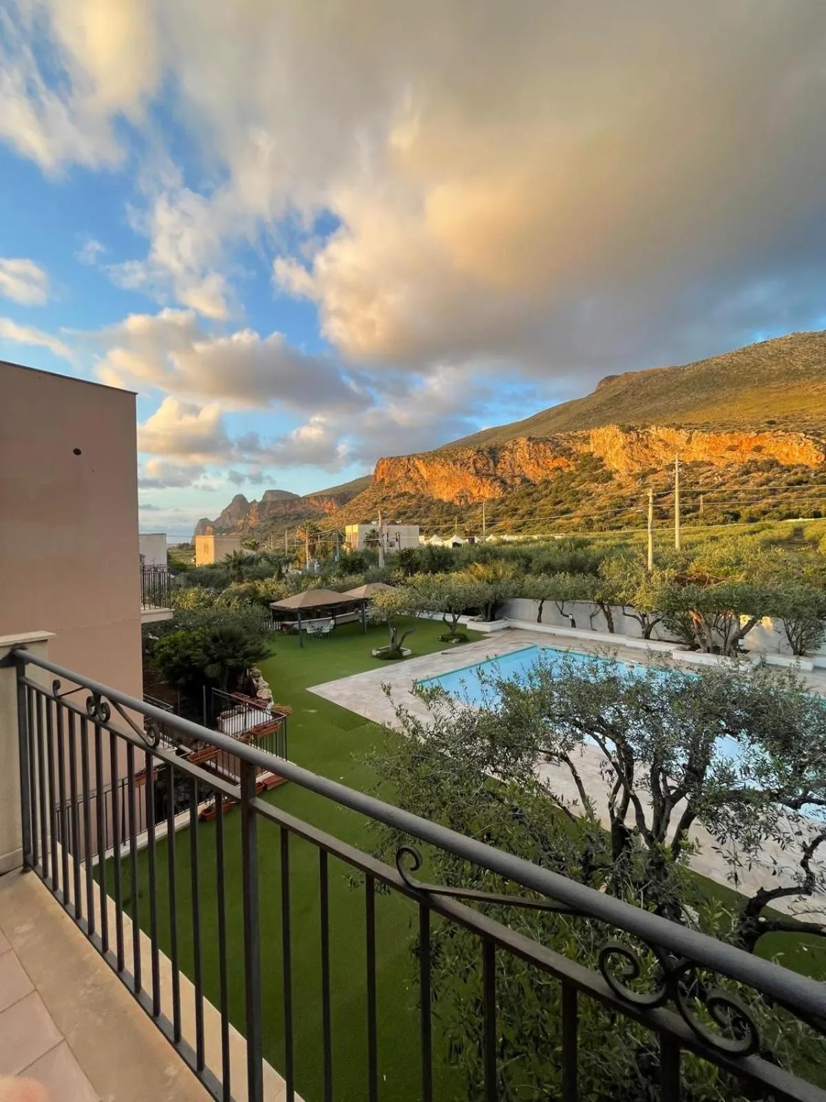 Swimming pool in Hotel Achibea