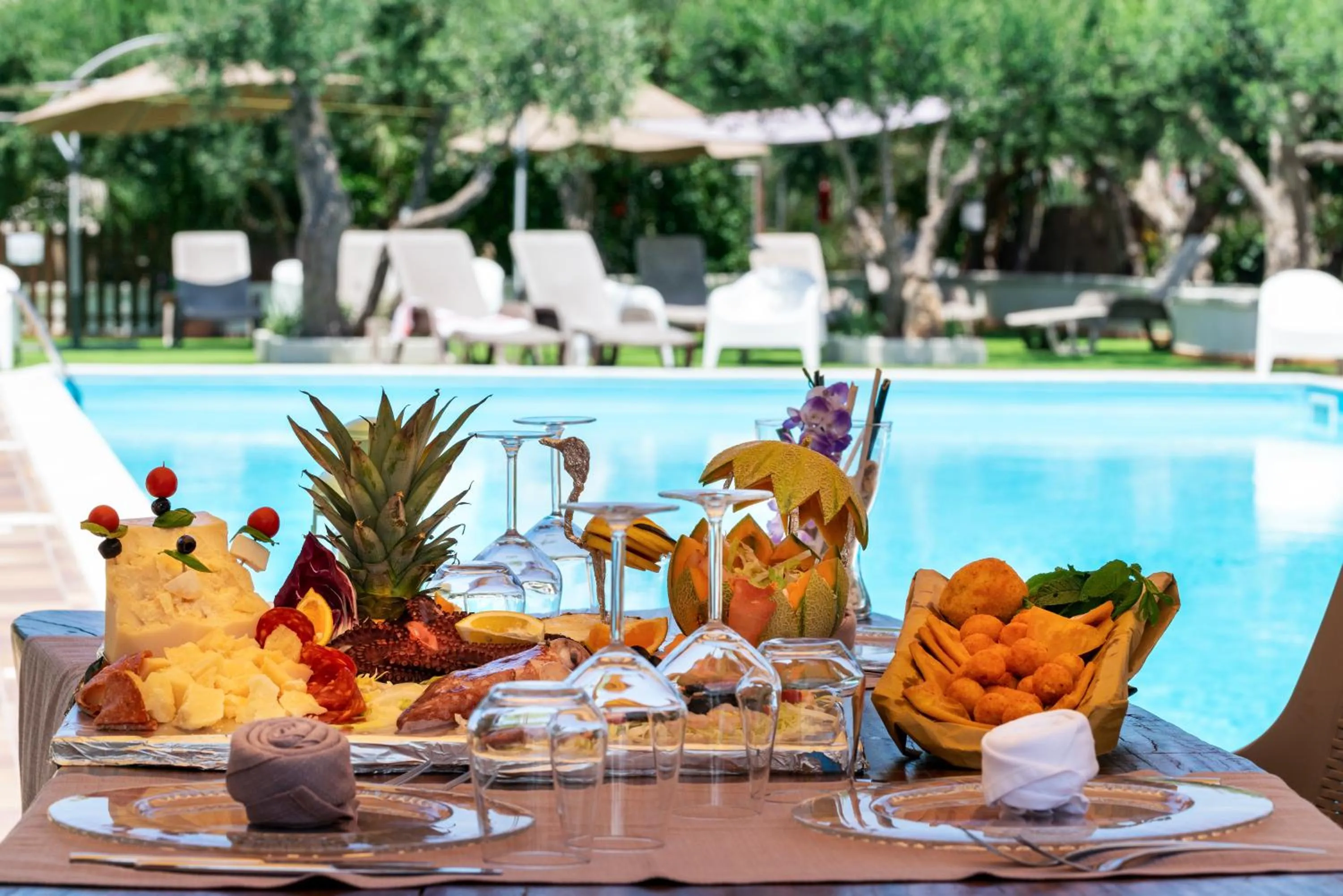 Food and drinks in Hotel Achibea