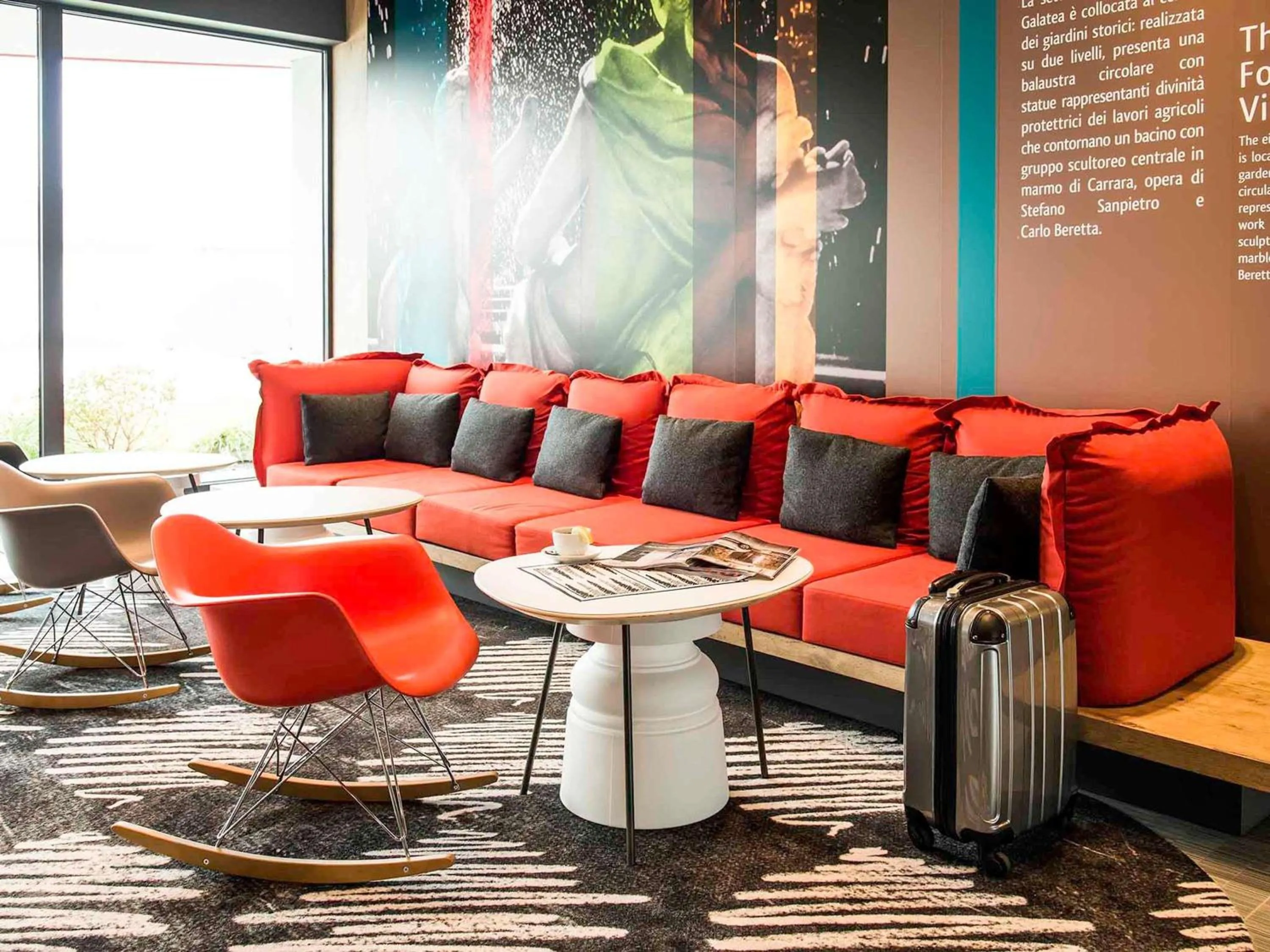 Lounge or bar in Ibis Milano Fiera