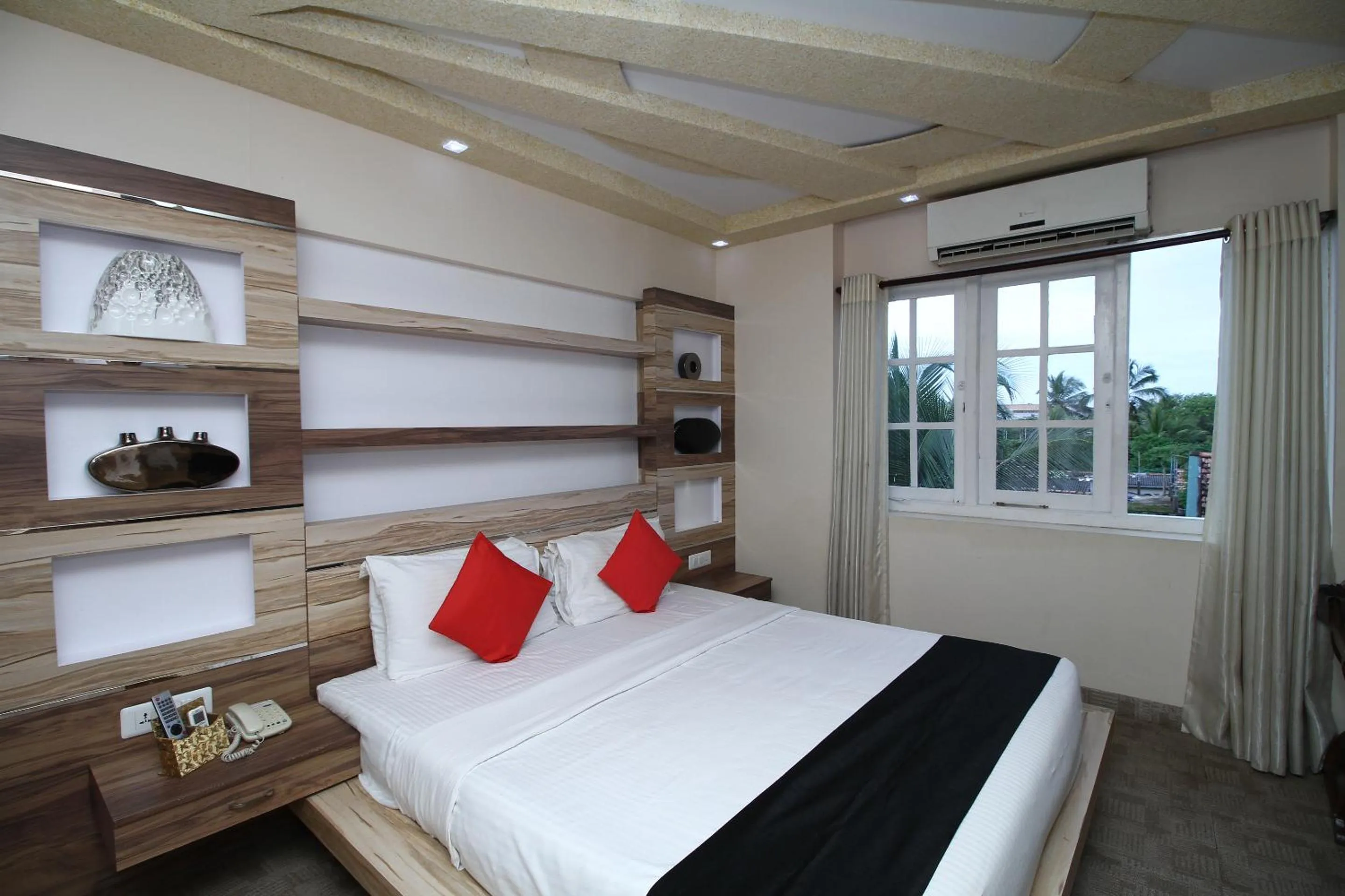 Bedroom in Royal Castle Hotel