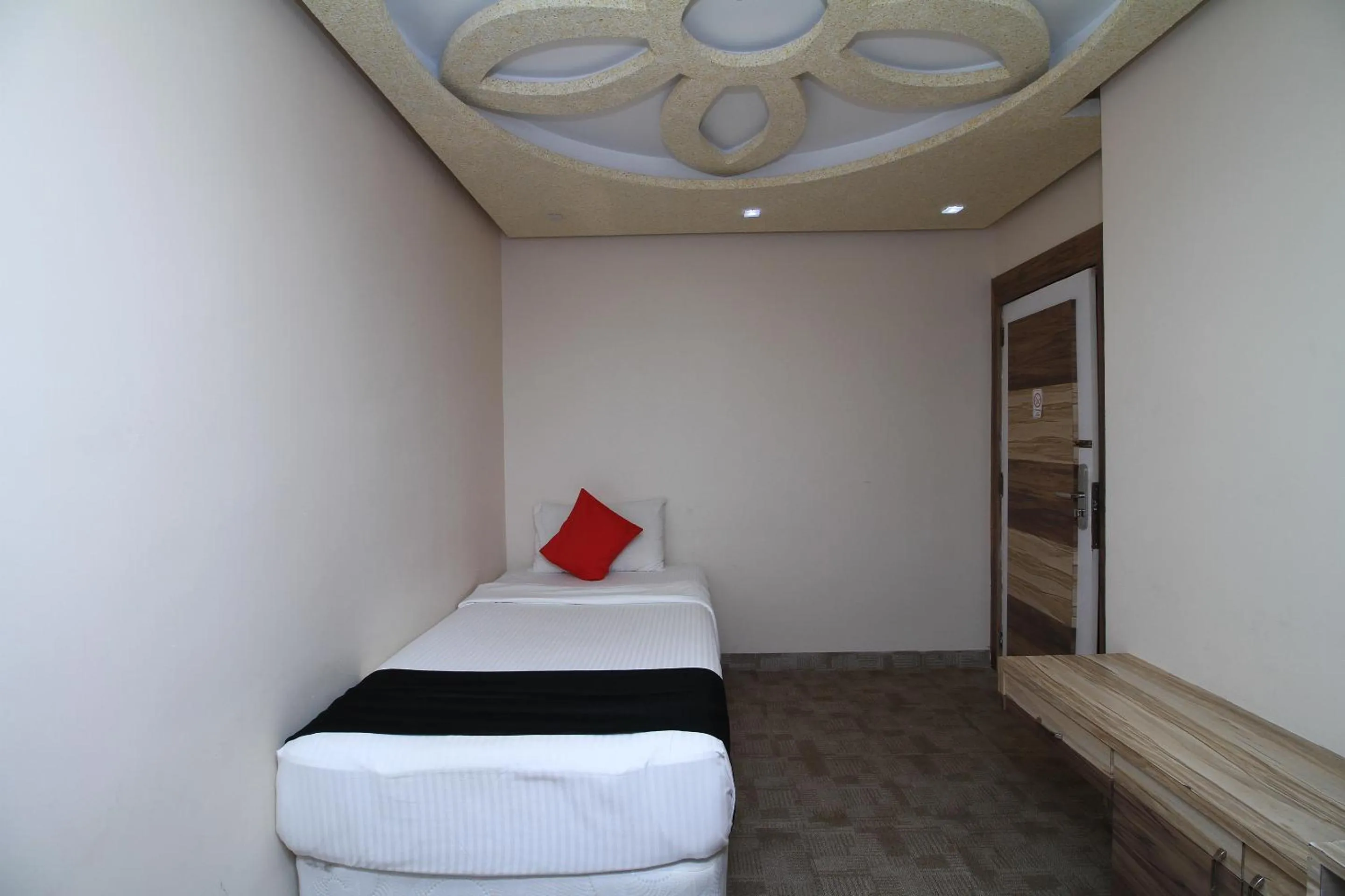 Bedroom in Royal Castle Hotel