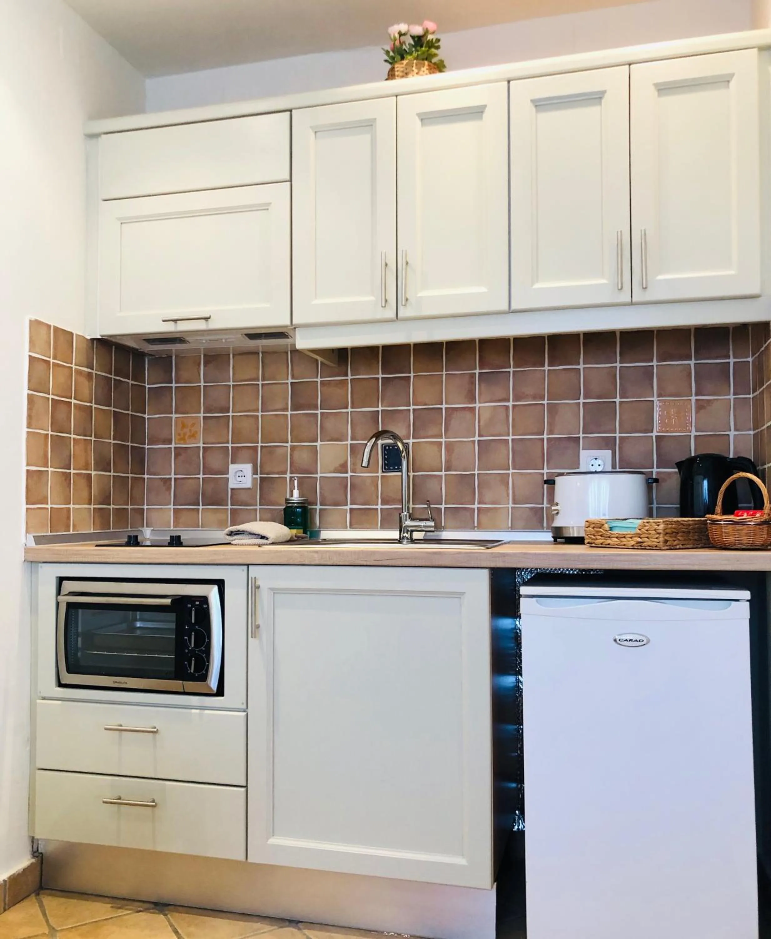 Kitchen or kitchenette in Sebastian's - Agios Gordios Beach