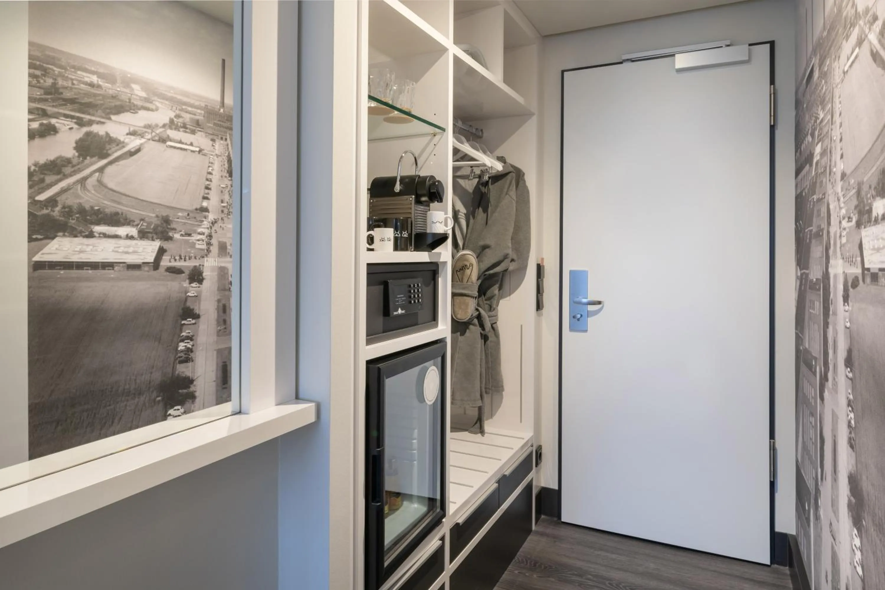 Kitchen or kitchenette in INNSiDE by Meliá Wolfsburg