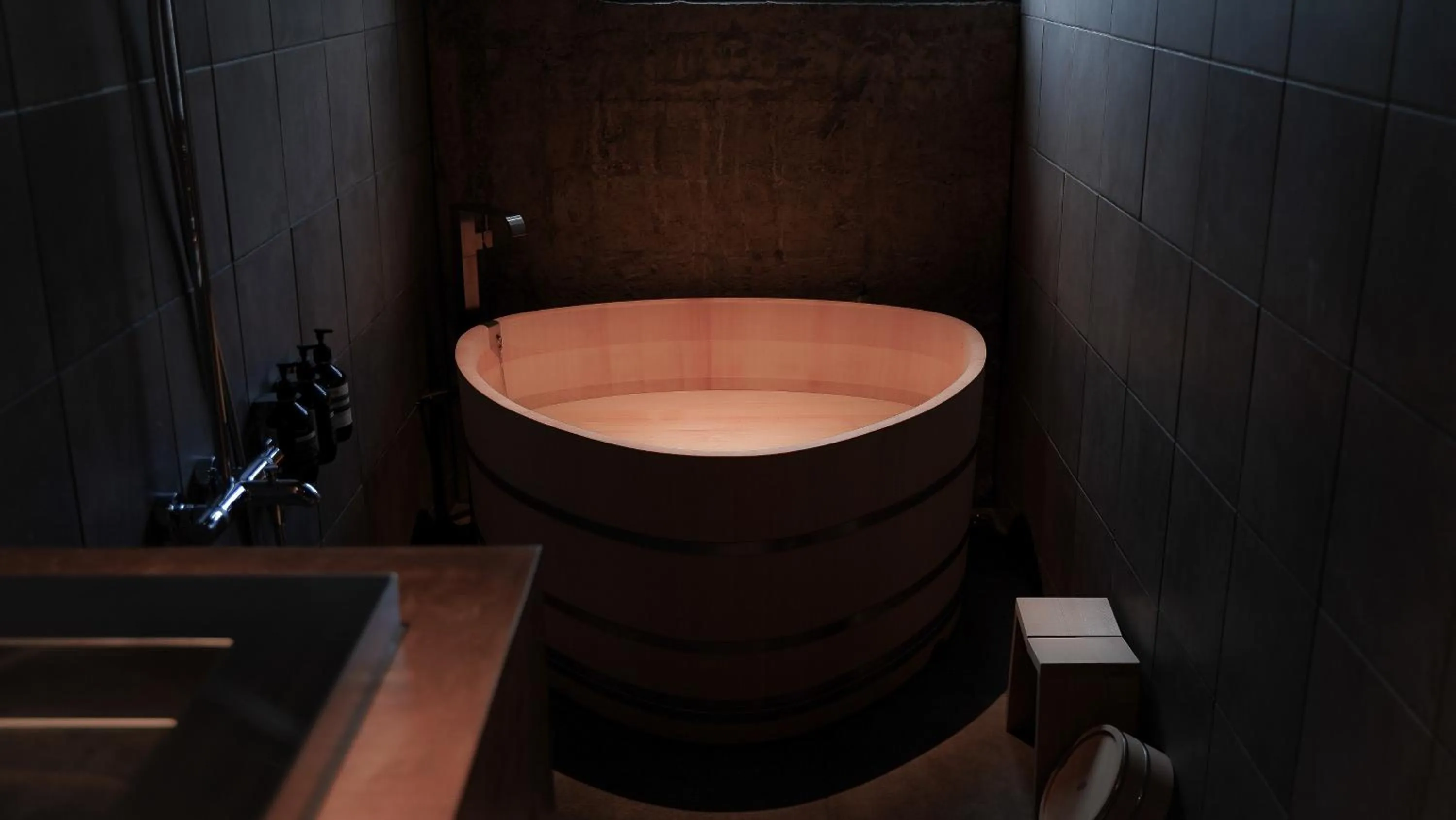 Shower in deigo ISHIGAKI ｜沖縄石垣島の一棟貸し別荘［泥娯］