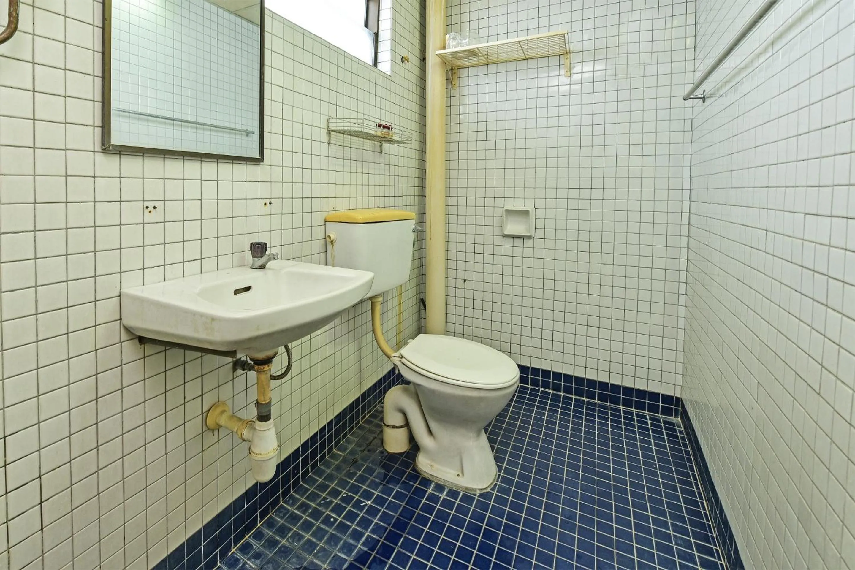 Bathroom in Hotel O Villa De Rose