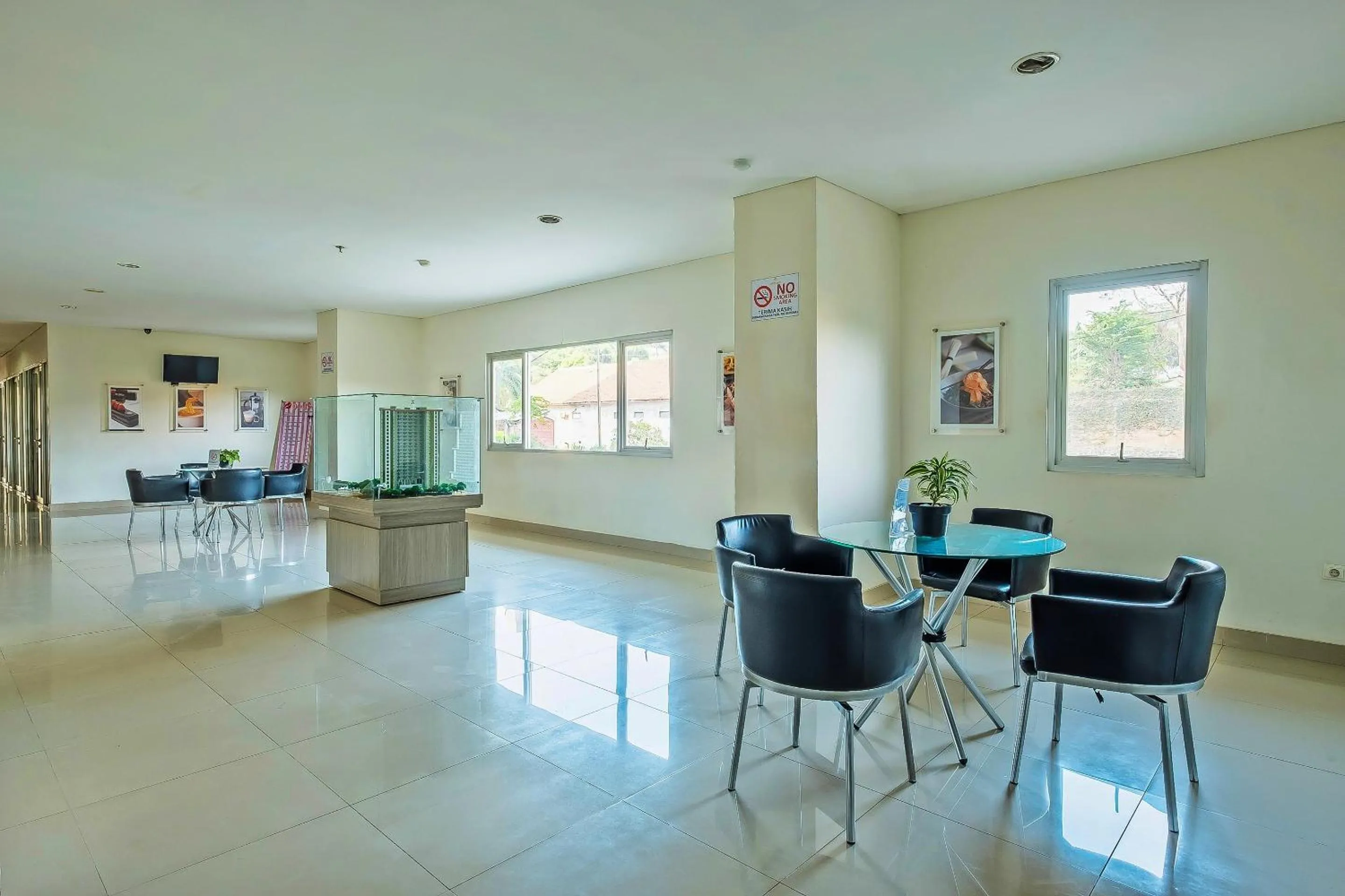 Lobby or reception in Collection O 91566 Edurent Bandung