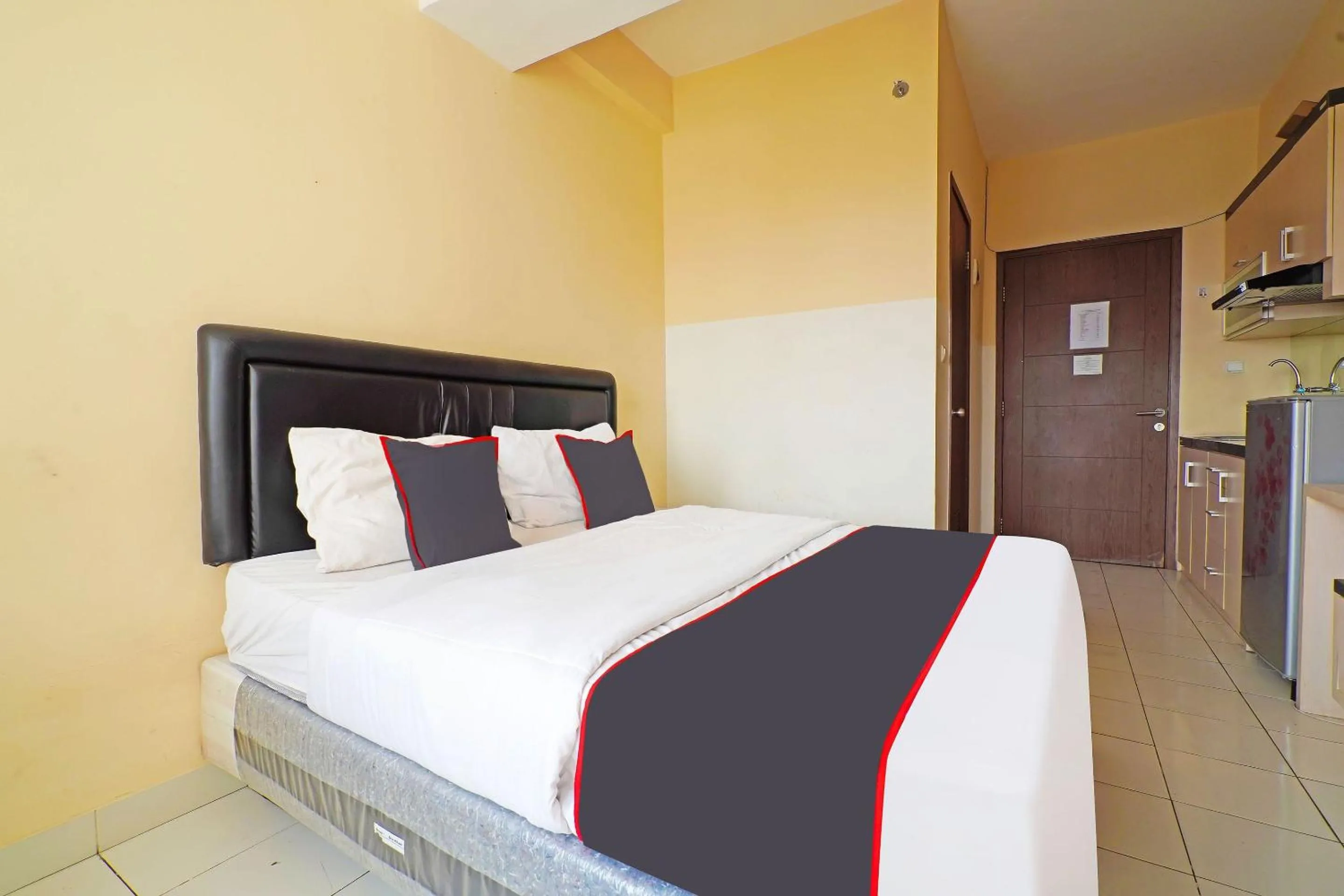 Bedroom, Bed in Collection O 91566 Edurent Bandung